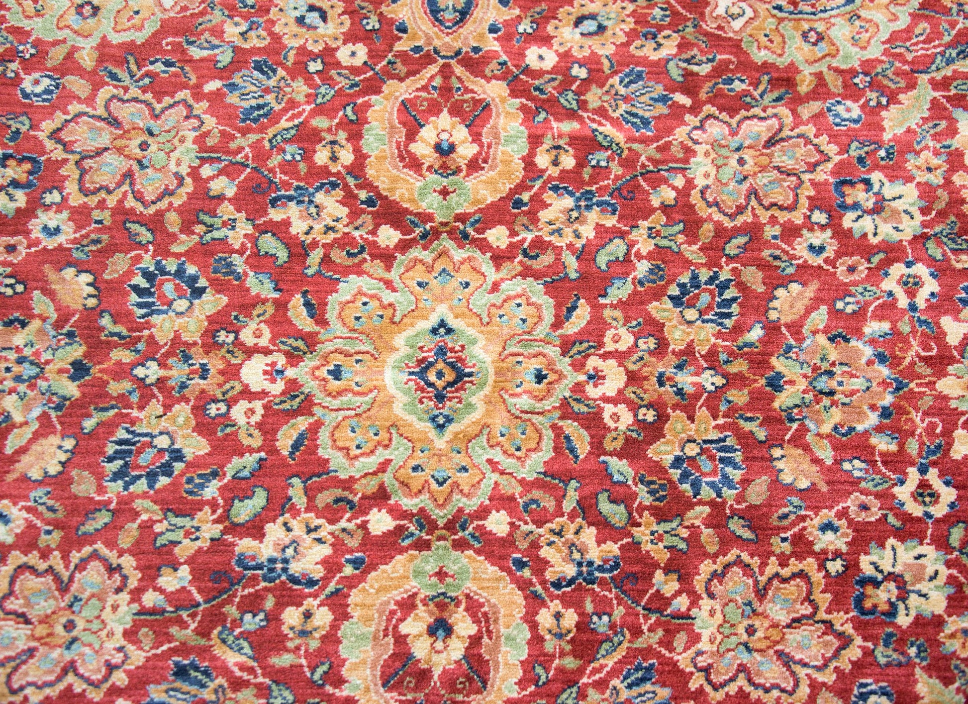Late 20th Century Karastan Mahal-Style Rug For Sale