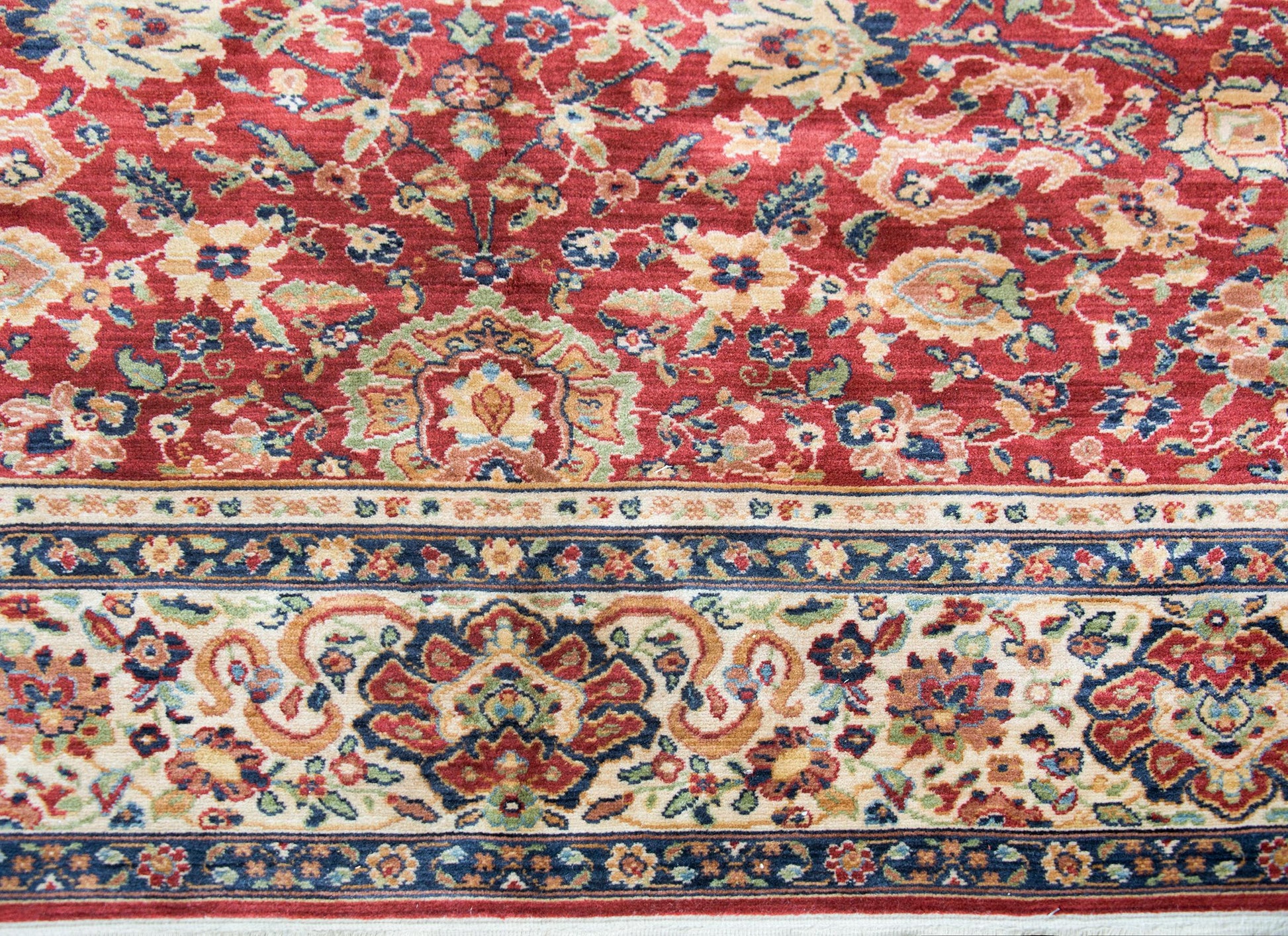 Late 20th Century Karastan Mahal-Style Rug For Sale