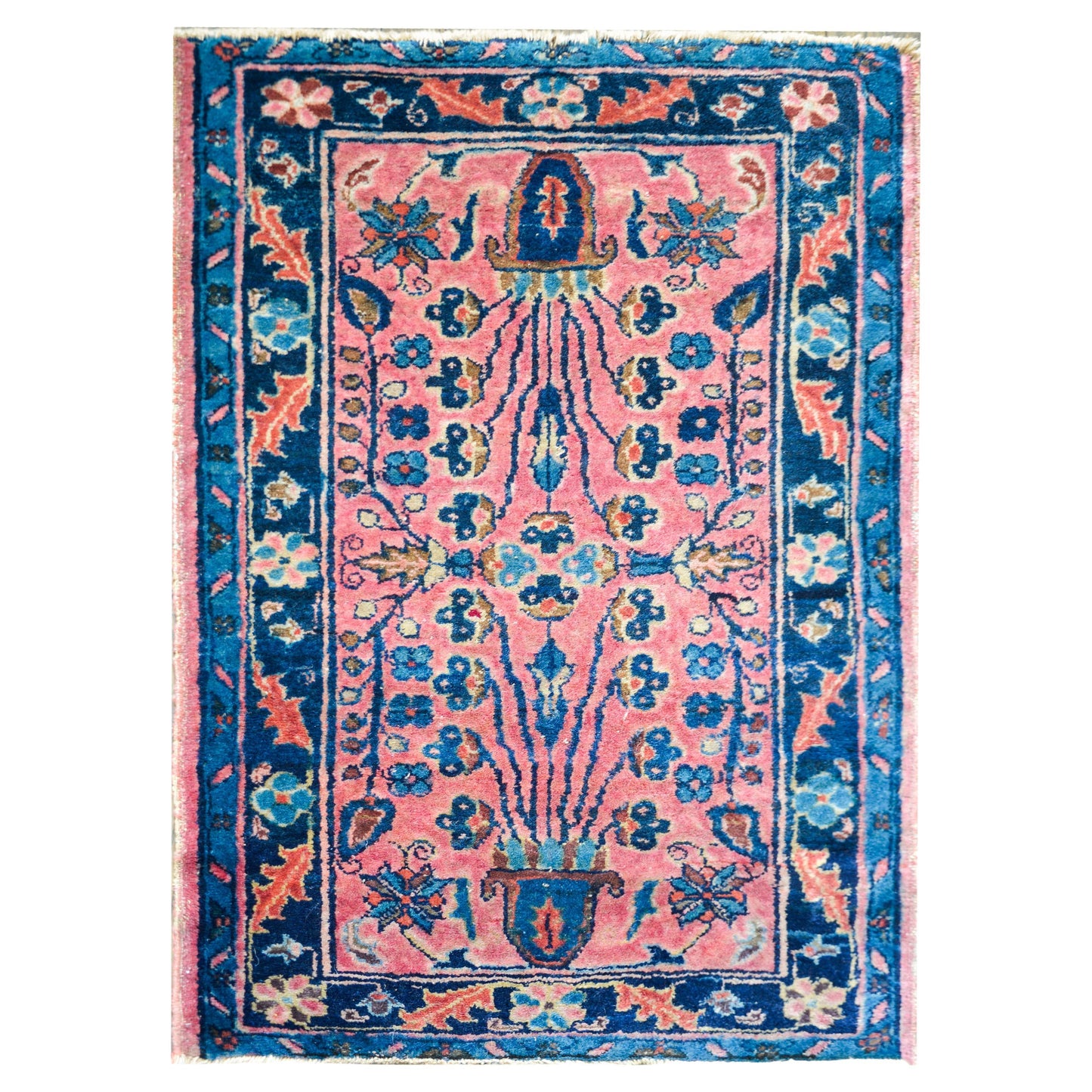 Early 20th Century Lilihan Rug For Sale