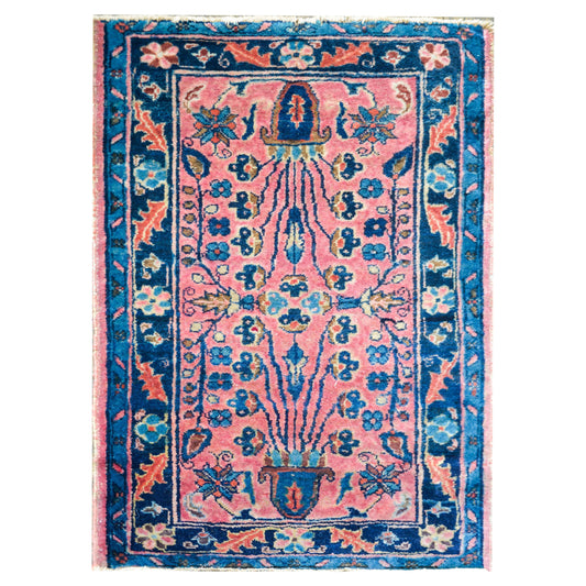 Early 20th Century Lilihan Rug For Sale