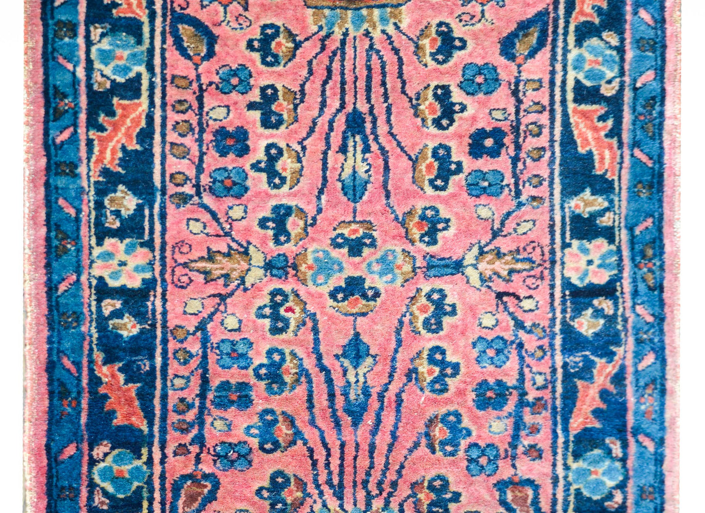 Early 20th Century Lilihan Rug For Sale