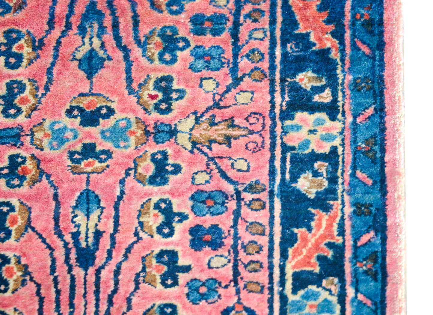 Early 20th Century Lilihan Rug For Sale