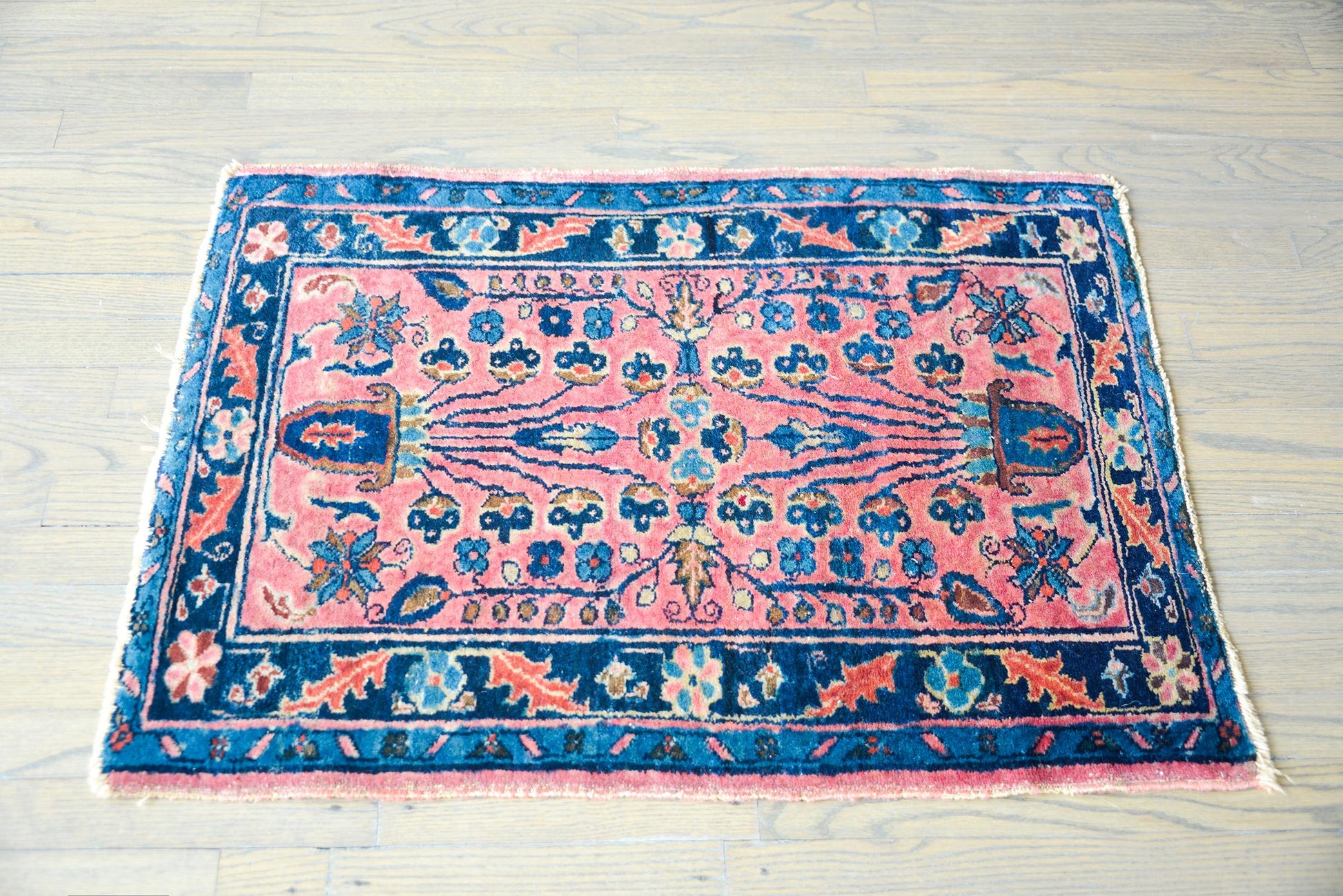 Early 20th Century Lilihan Rug For Sale