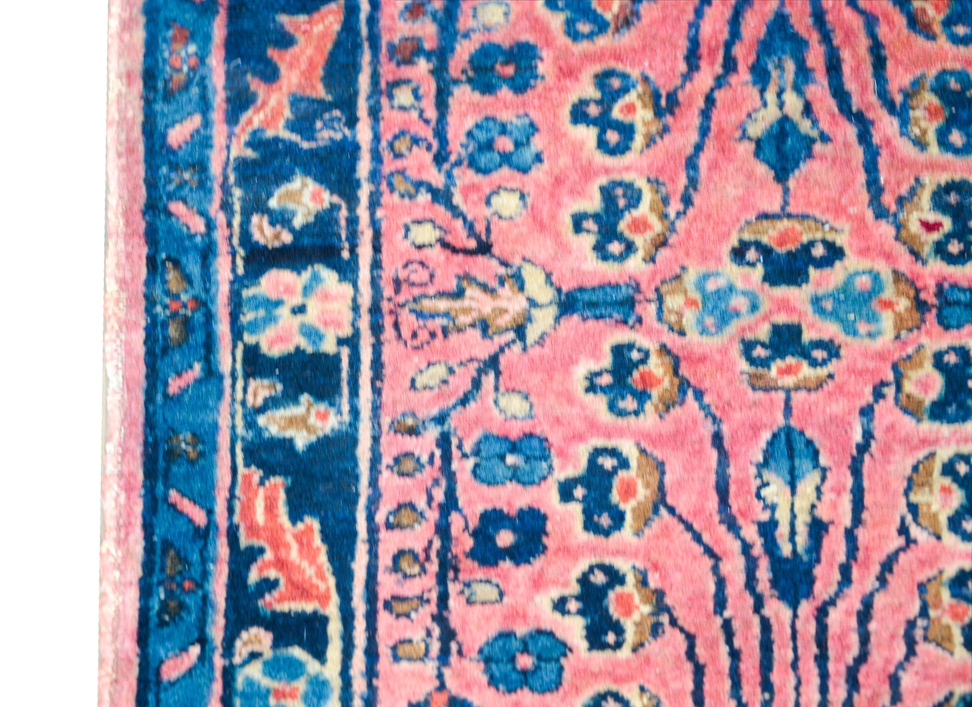Early 20th Century Lilihan Rug For Sale