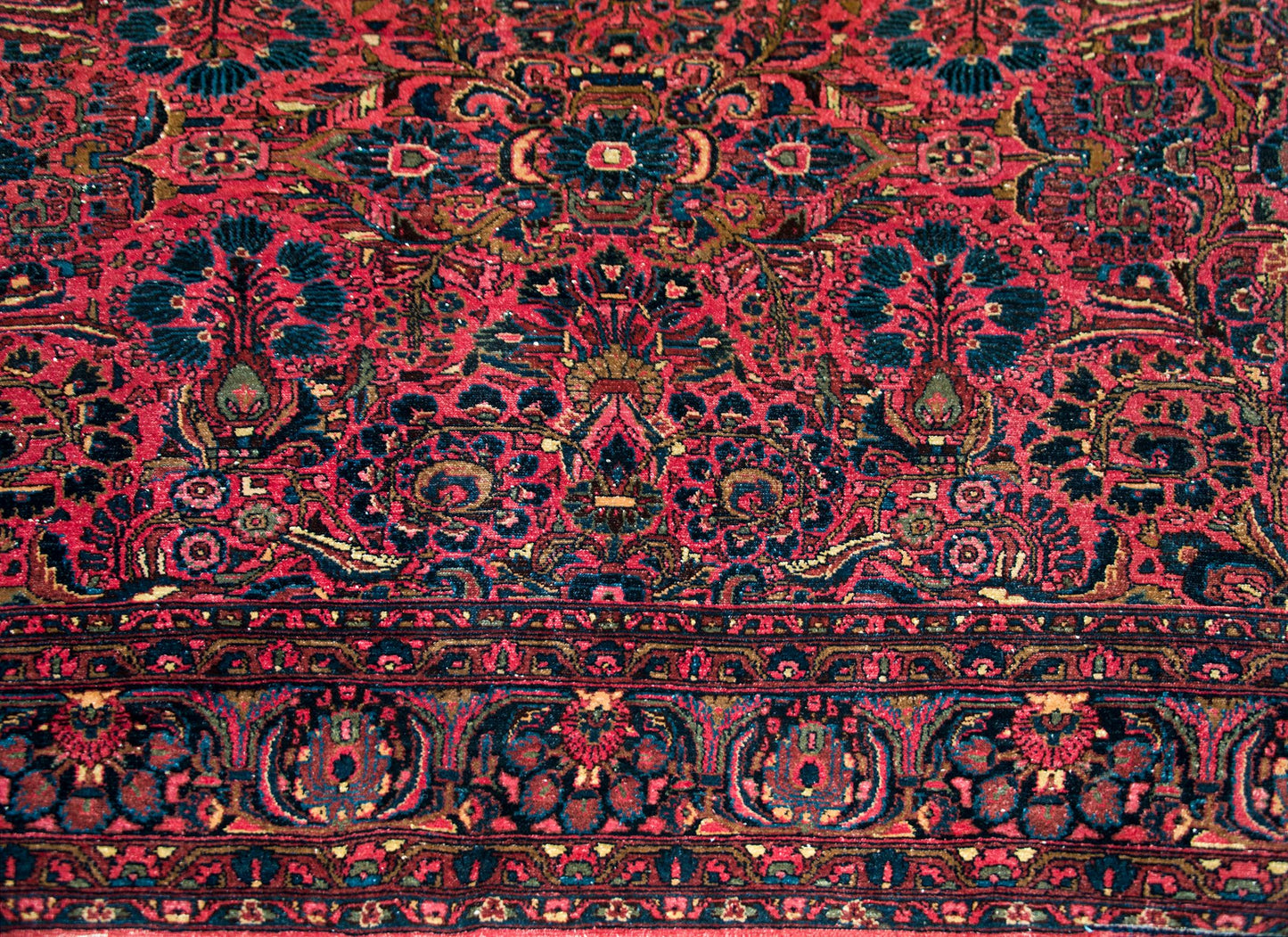 Early 20th Century Persian Dargazin Rug For Sale