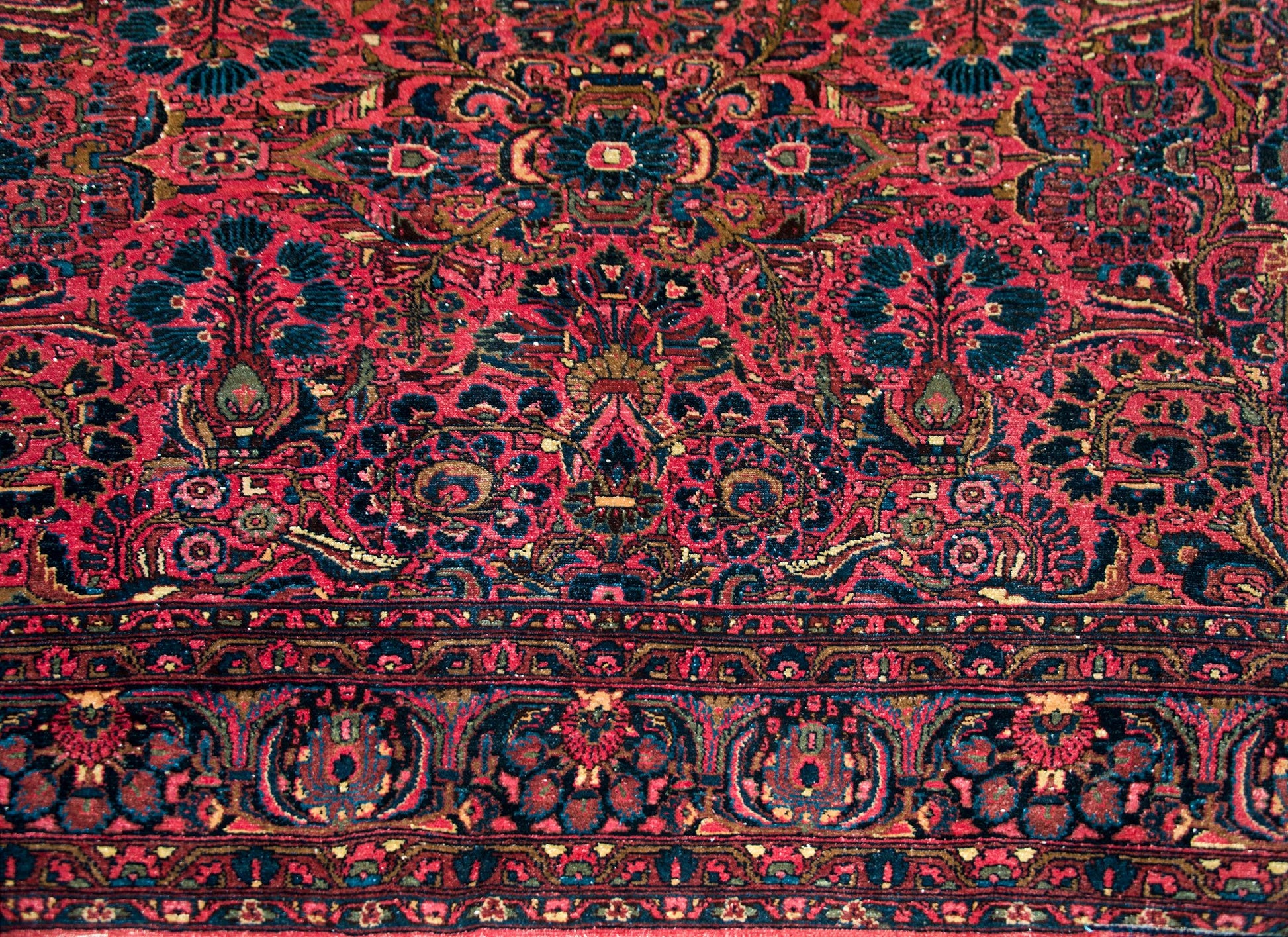 Early 20th Century Persian Dargazin Rug For Sale