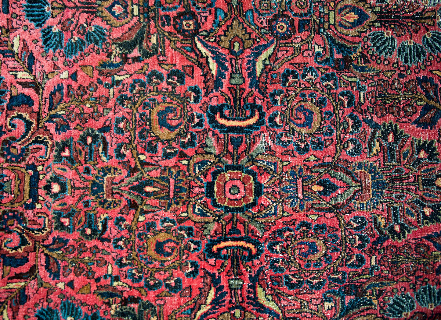 Early 20th Century Persian Dargazin Rug For Sale