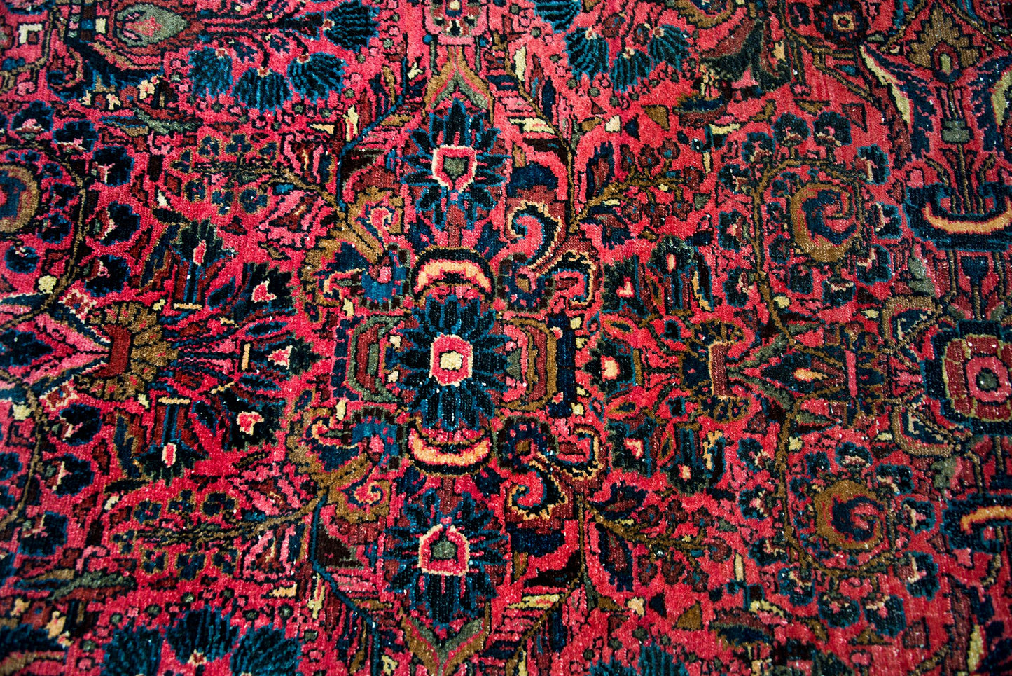 Early 20th Century Persian Dargazin Rug For Sale