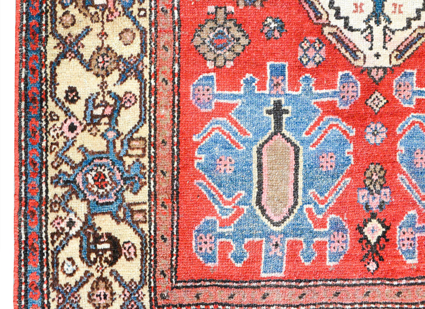 Early 20th Century Bakhtiari Rug For Sale