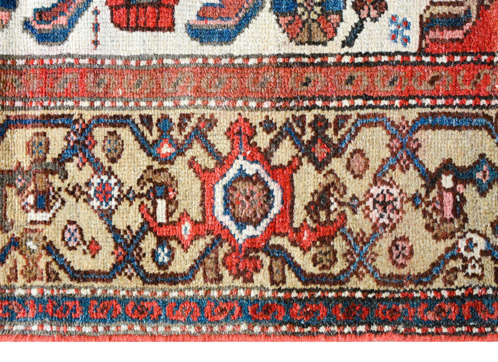 Early 20th Century Bakhtiari Rug For Sale
