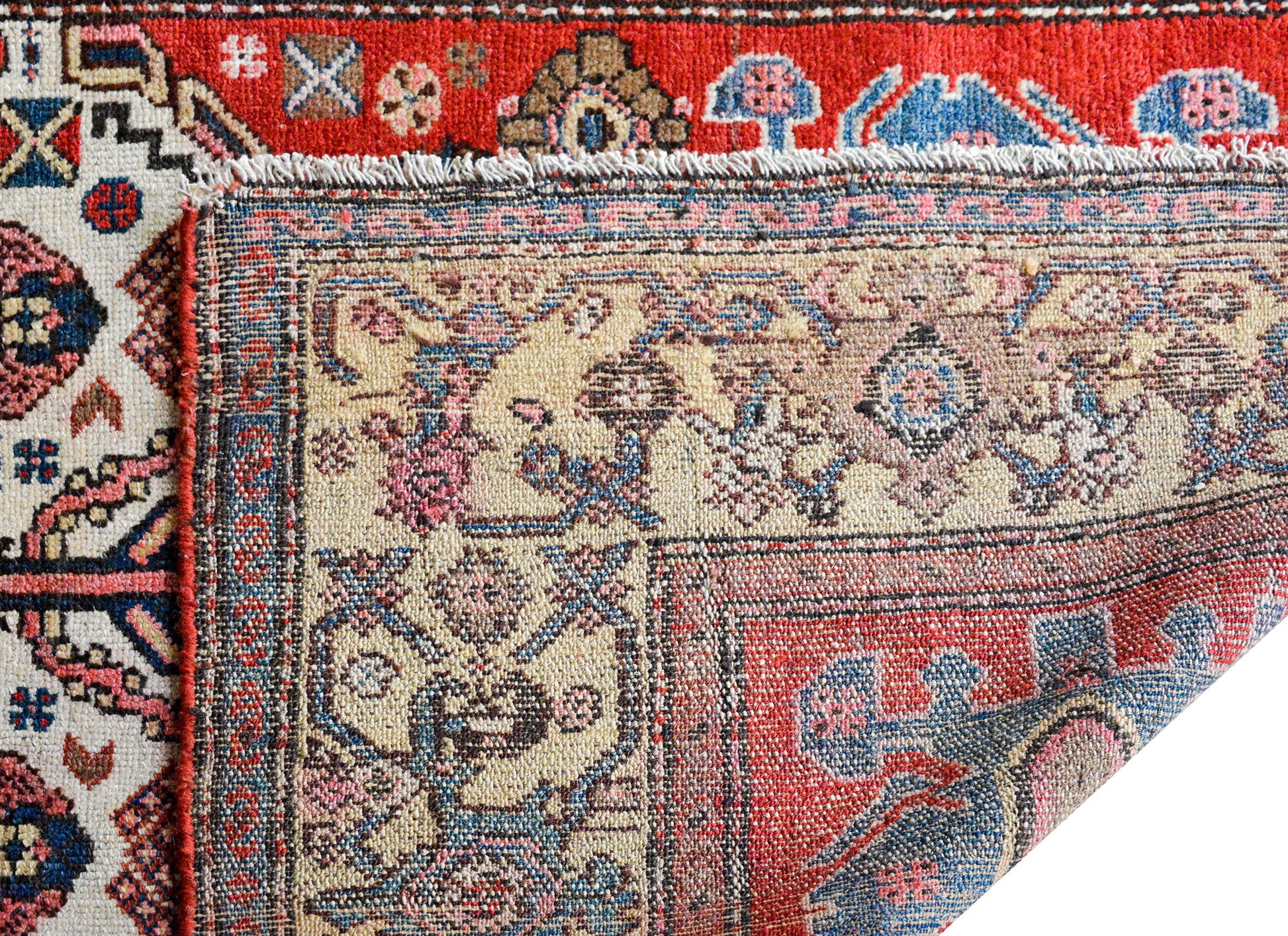 Early 20th Century Bakhtiari Rug For Sale