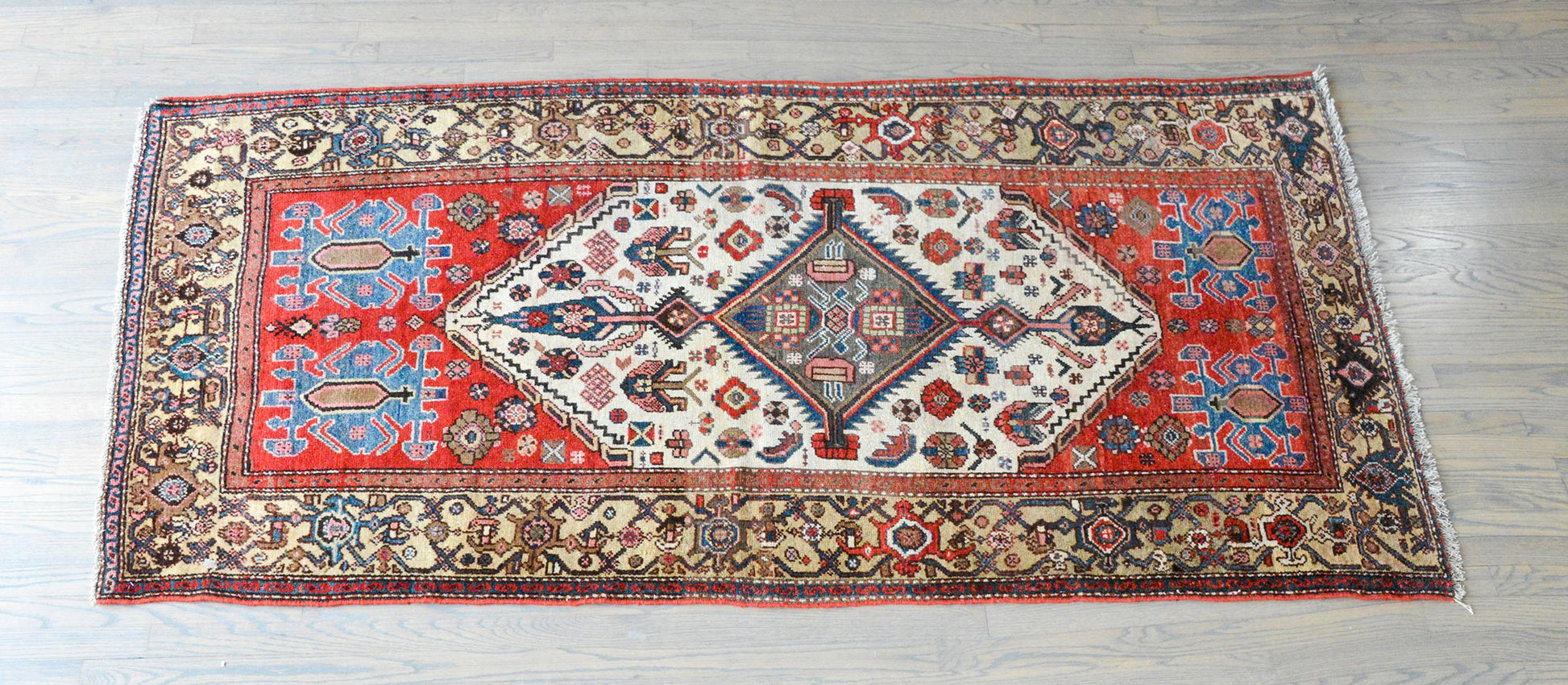 Early 20th Century Bakhtiari Rug For Sale