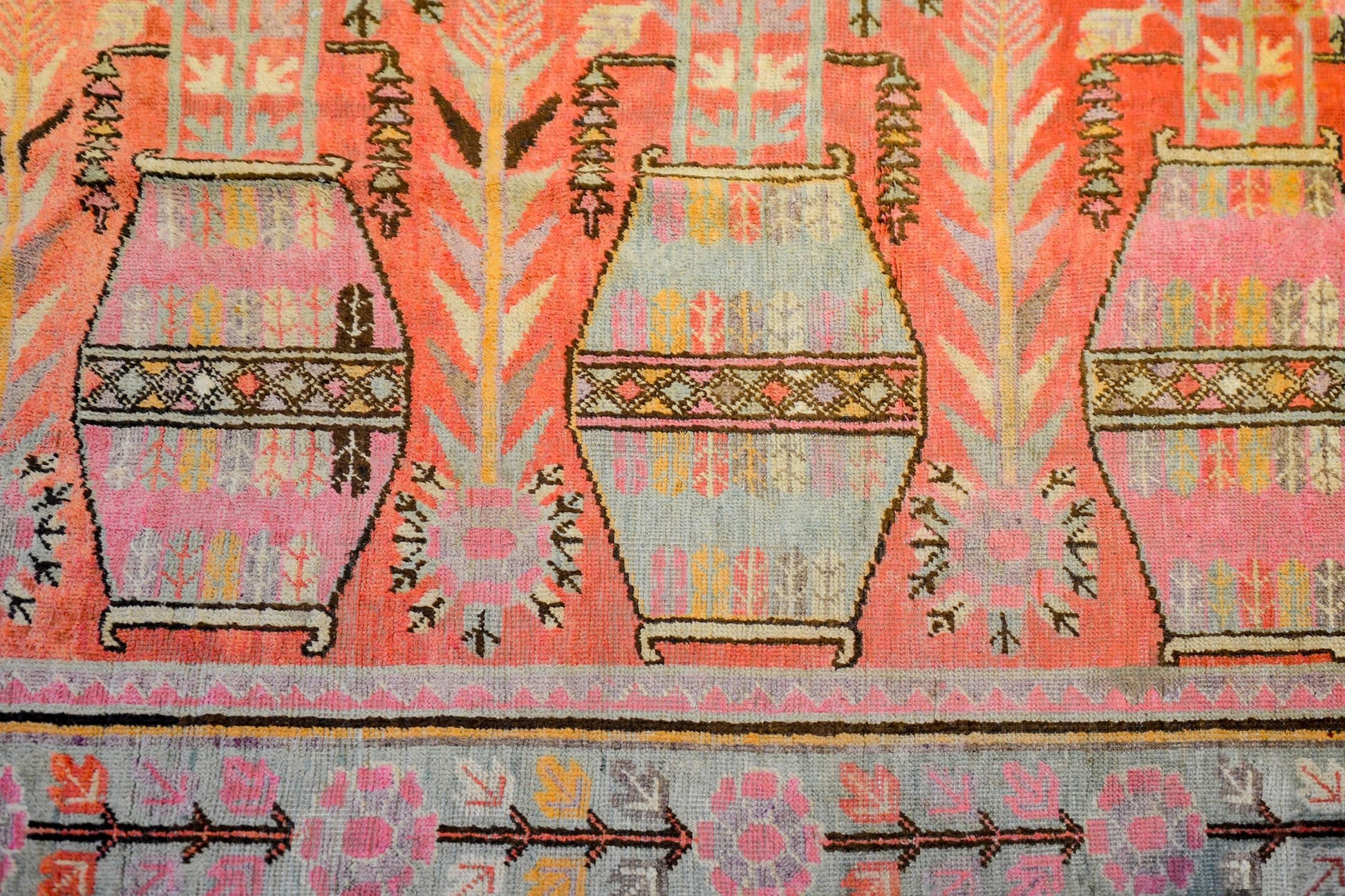 Wonderful Early 20th Century Pictorial Khotan Rug For Sale
