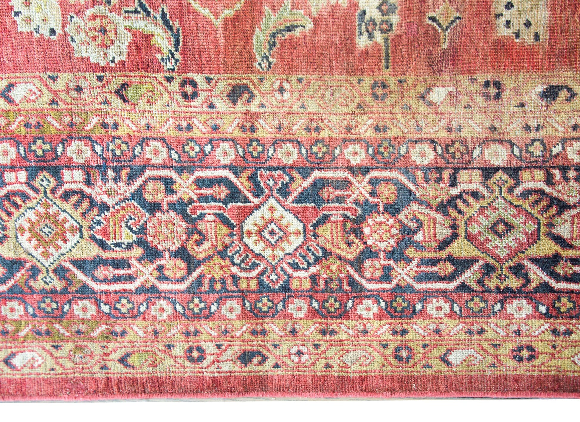 Early 20th Century Persian Sultanabad Rug For Sale