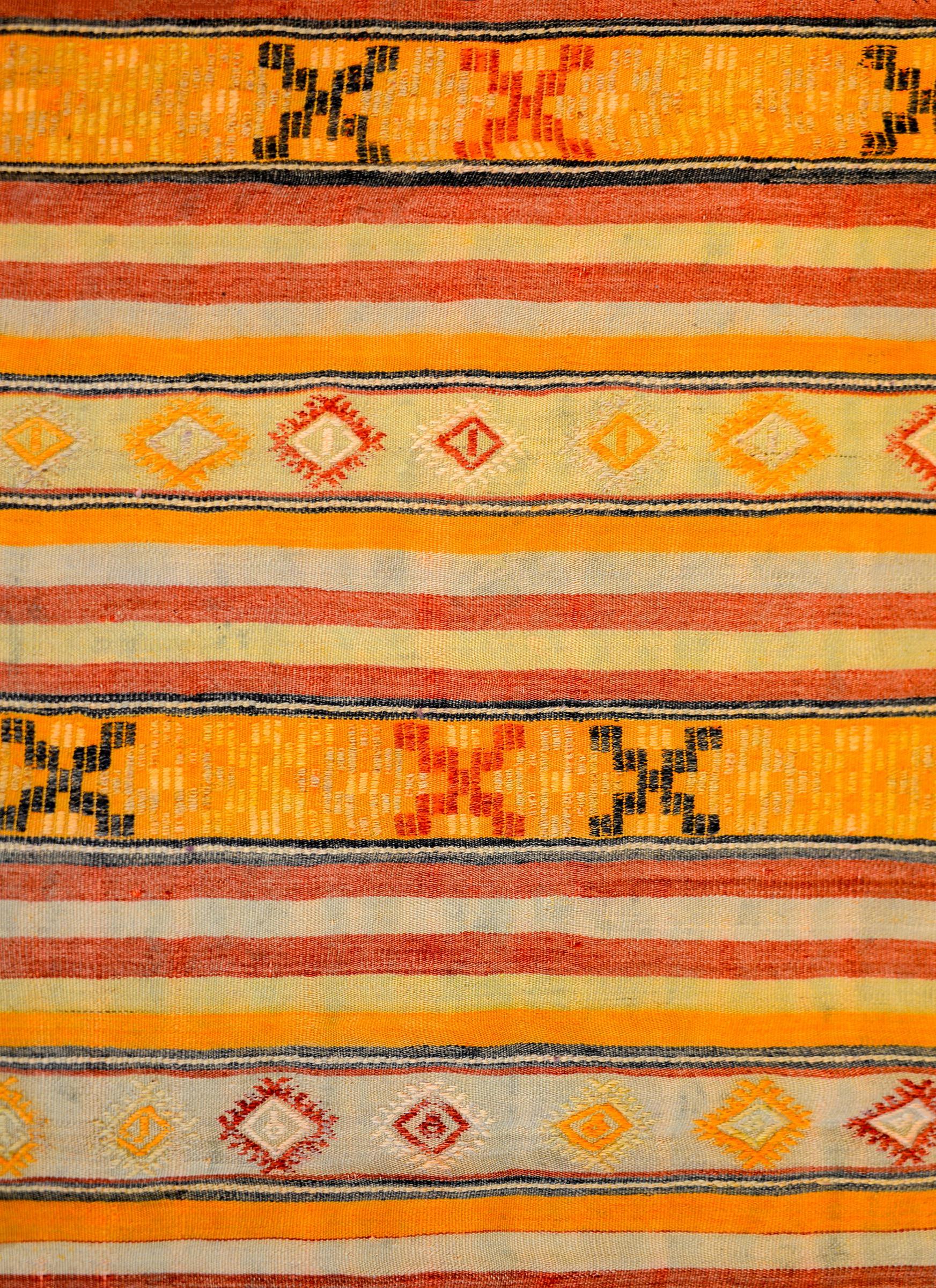 Beautiful Mid-20th Century Turkish Kilim Rug For Sale