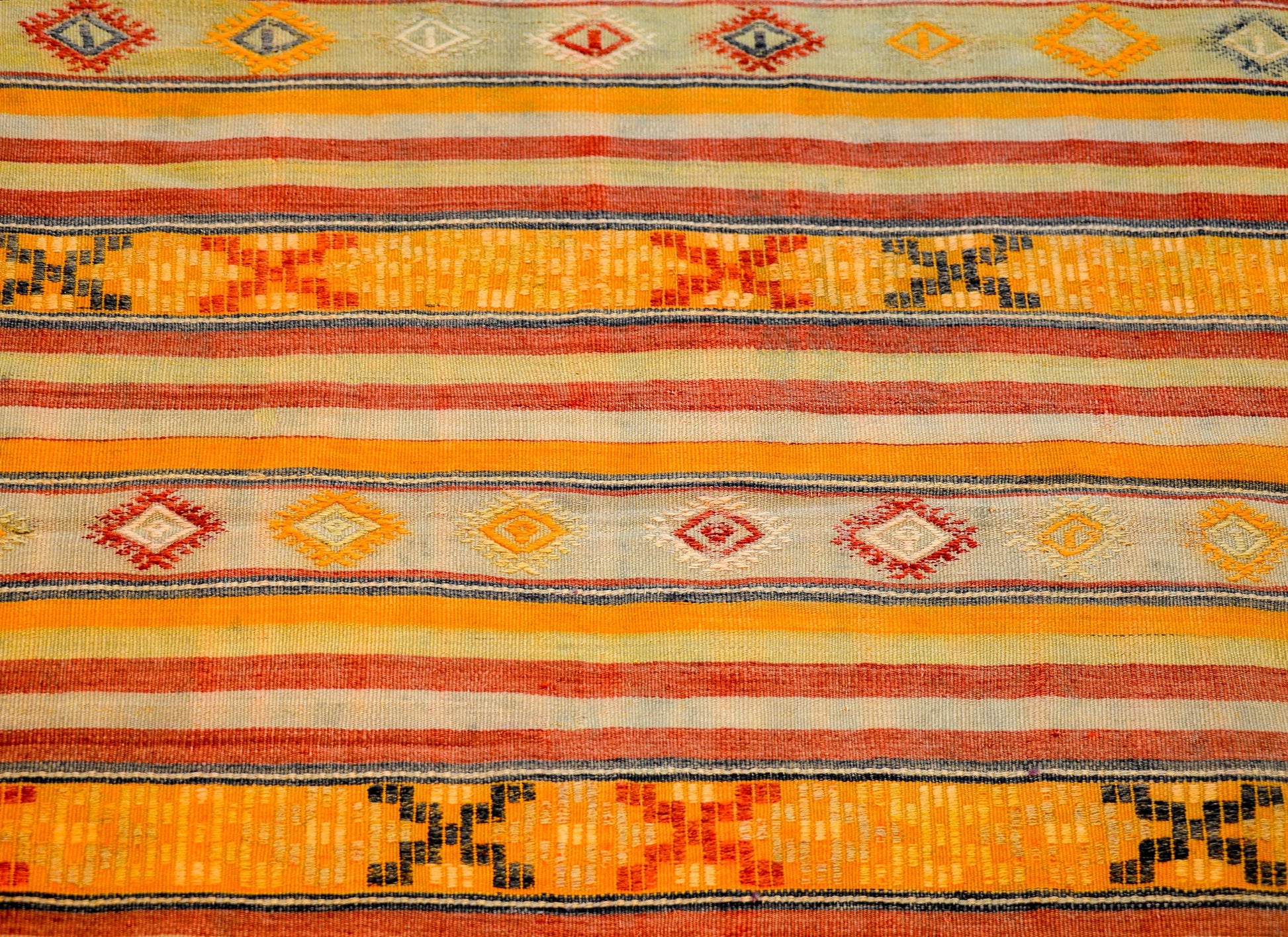 Beautiful Mid-20th Century Turkish Kilim Rug For Sale
