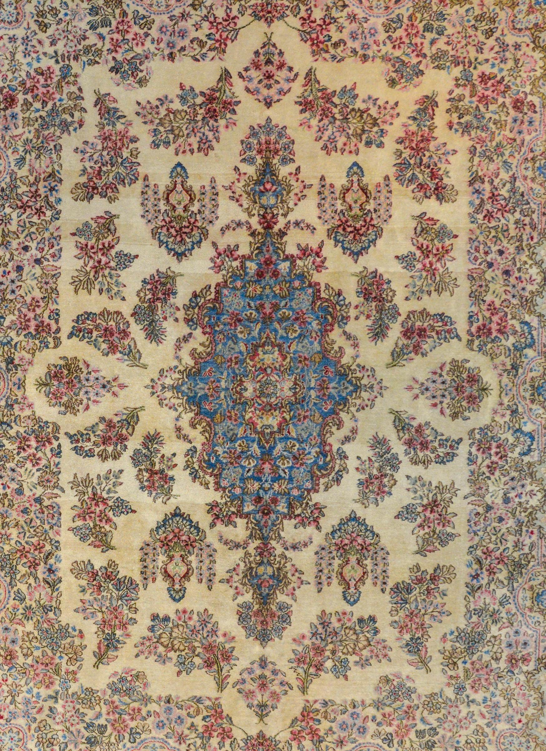 Beautiful Early 20th Century Persian Kirman Rug For Sale