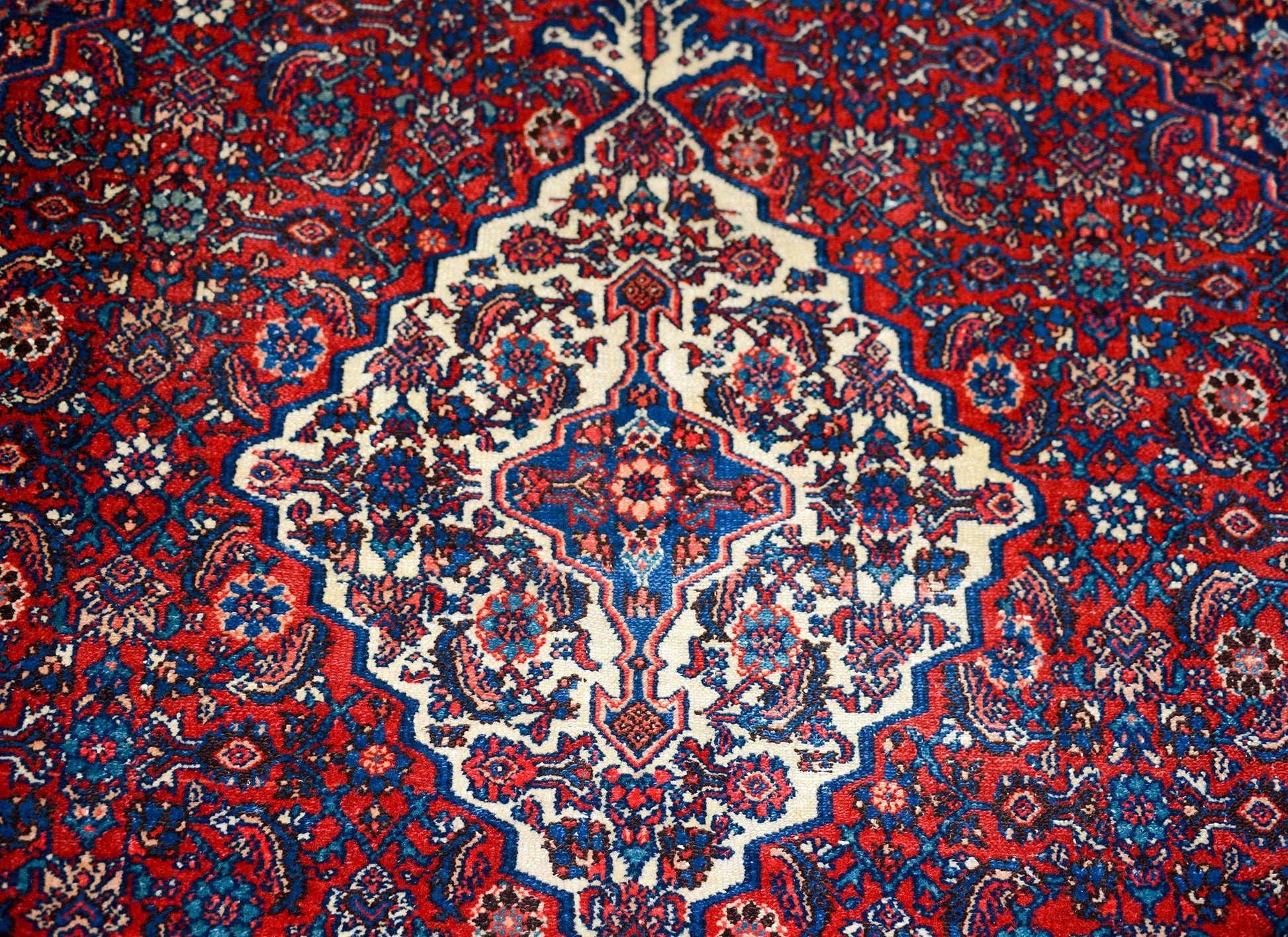 Early 20th Century Persian Bibikabad Rug For Sale