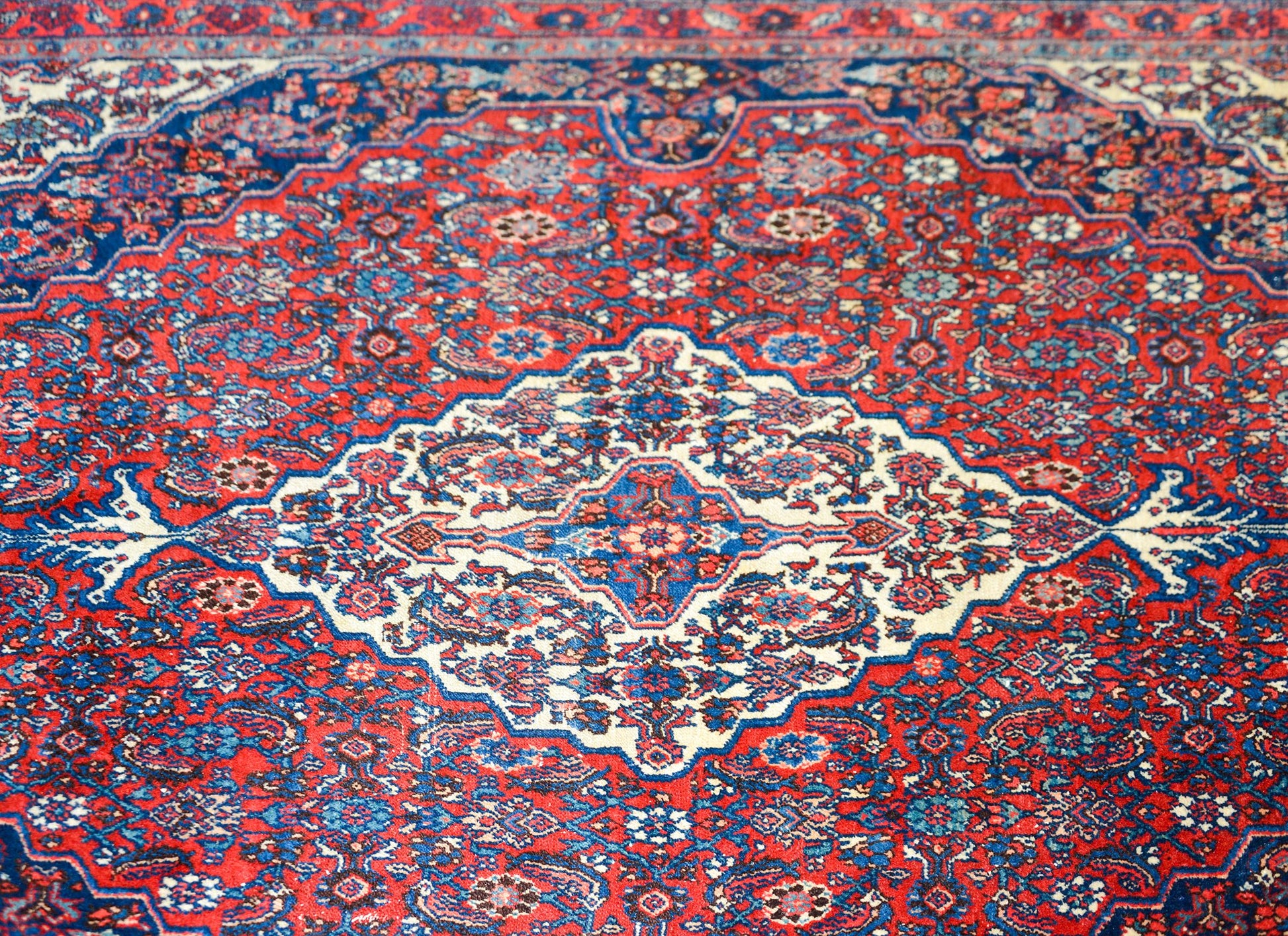 Early 20th Century Persian Bibikabad Rug For Sale