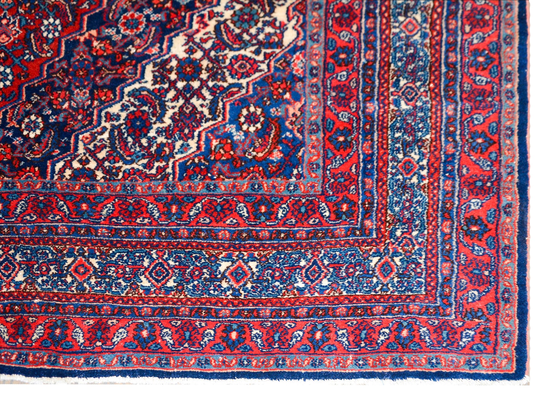 Early 20th Century Persian Bibikabad Rug For Sale