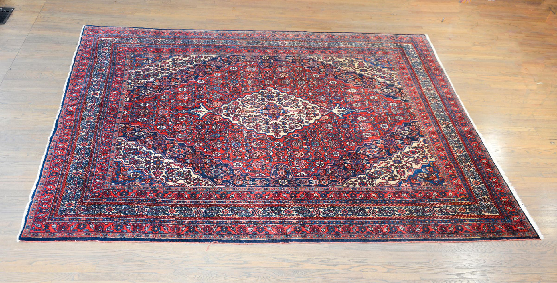 Early 20th Century Persian Bibikabad Rug For Sale