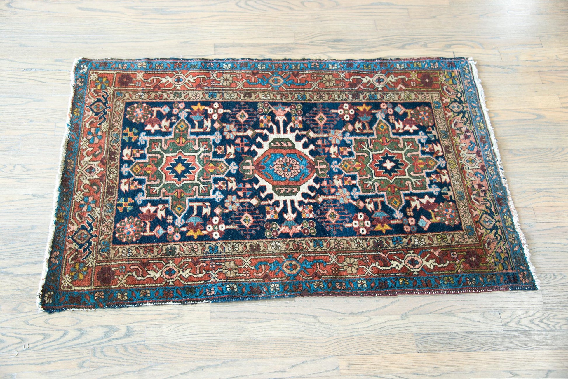 Early 20th Century Persian Heriz Rug For Sale