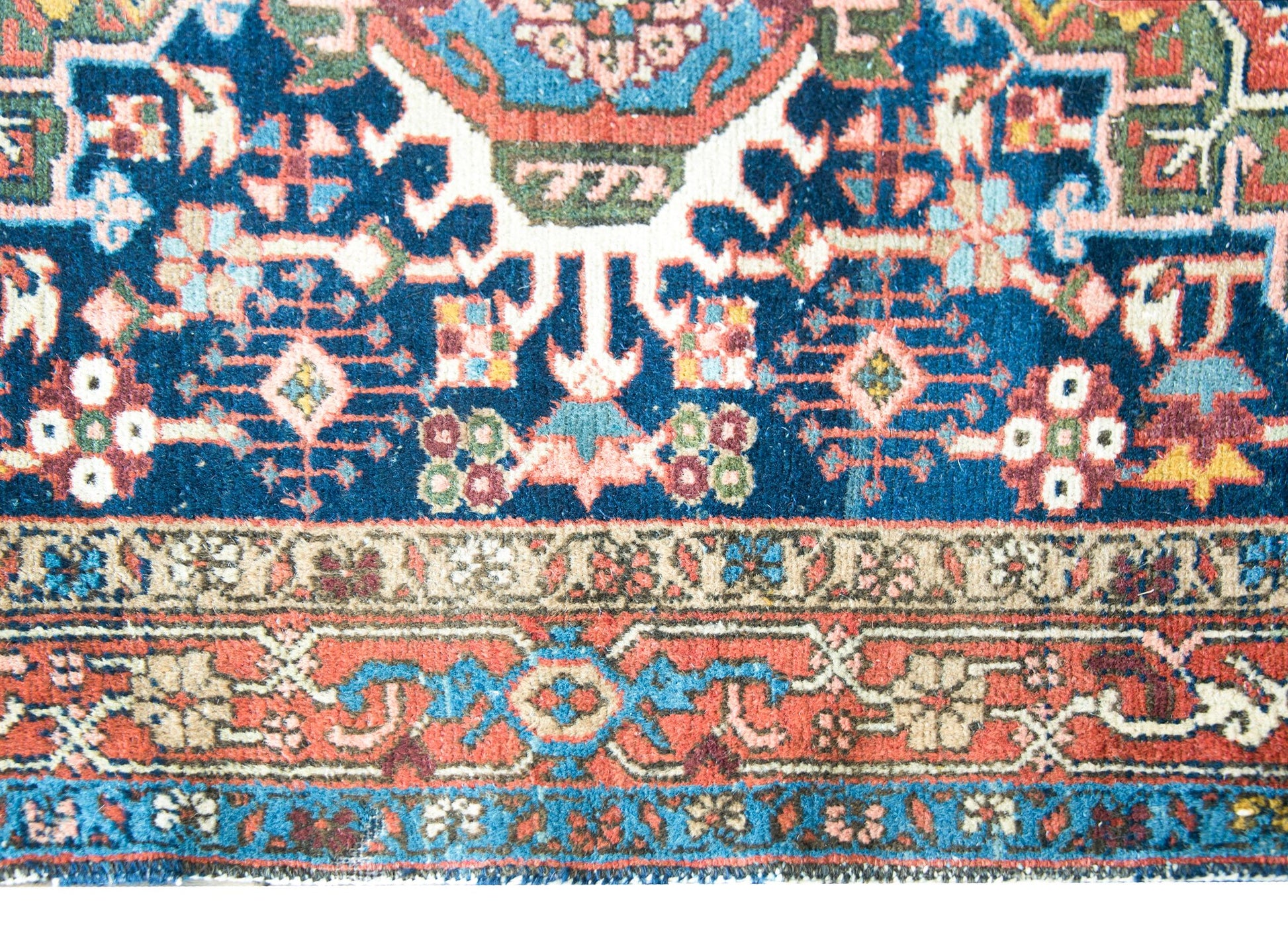 Early 20th Century Persian Heriz Rug For Sale