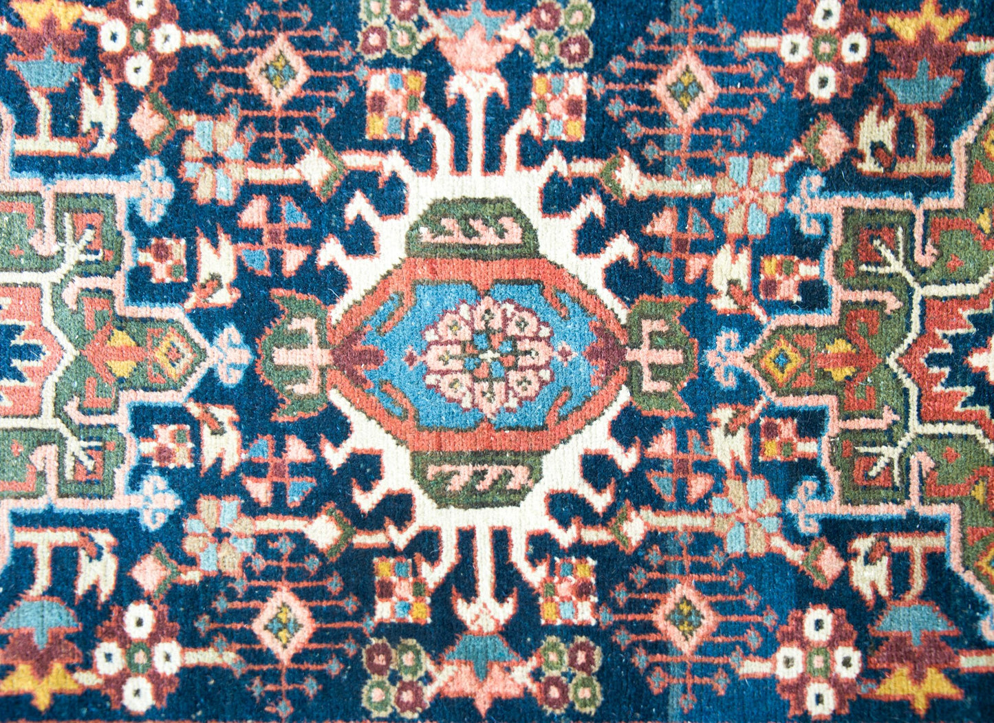 Early 20th Century Persian Heriz Rug For Sale