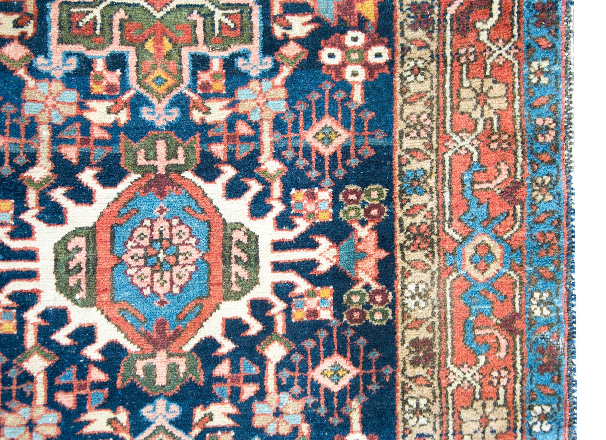 Early 20th Century Persian Heriz Rug For Sale