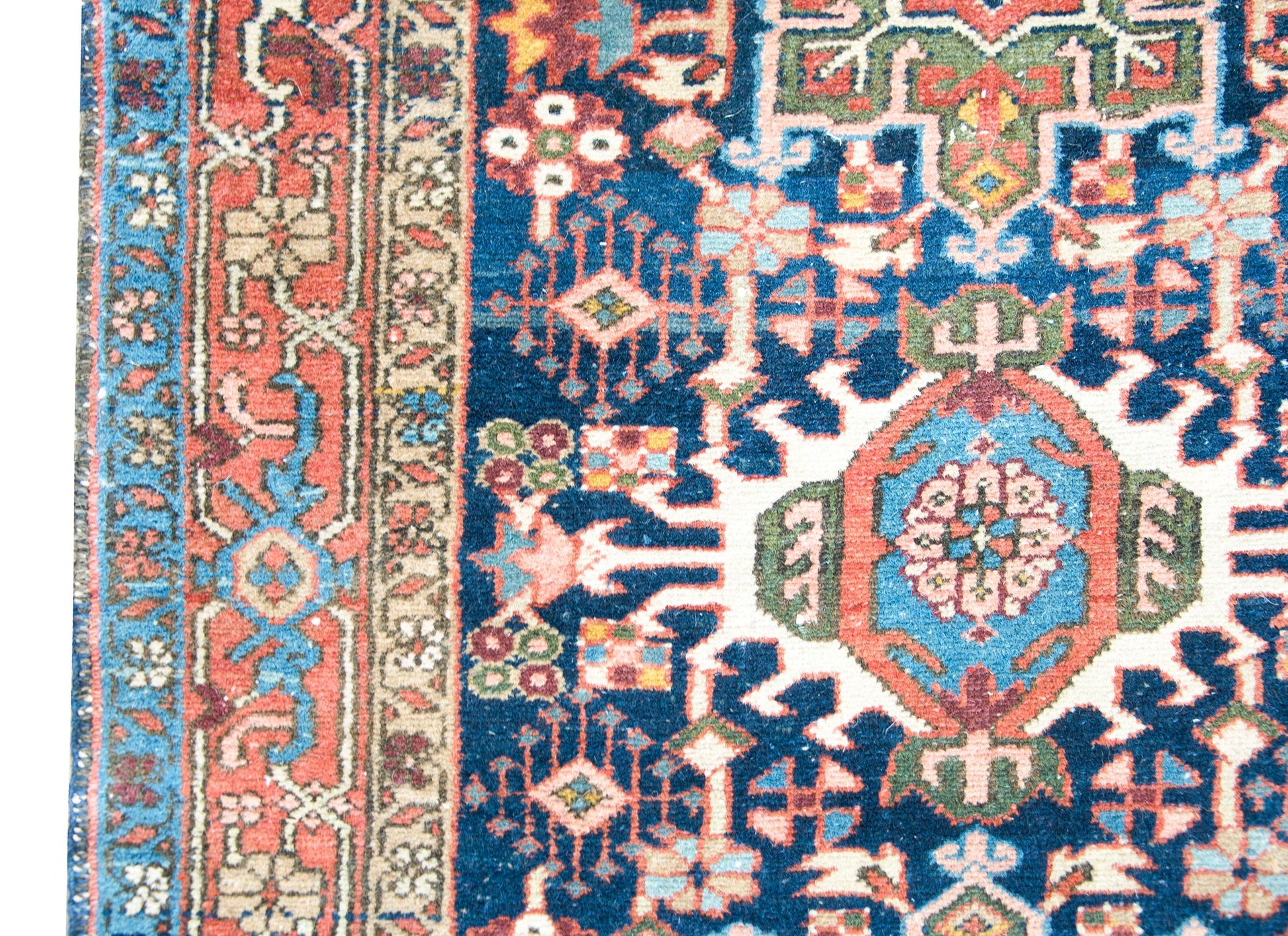 Early 20th Century Persian Heriz Rug For Sale
