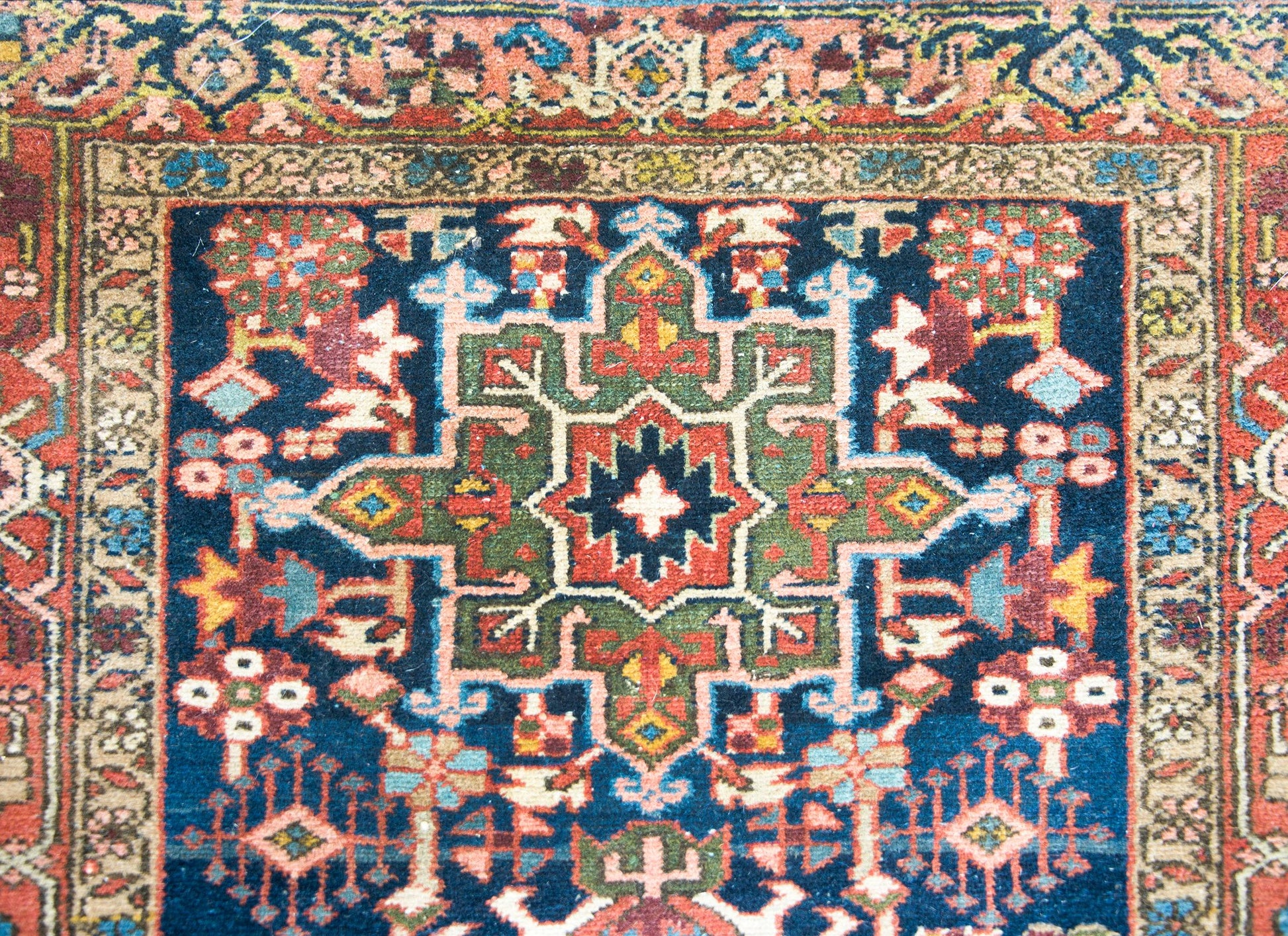 Early 20th Century Persian Heriz Rug For Sale