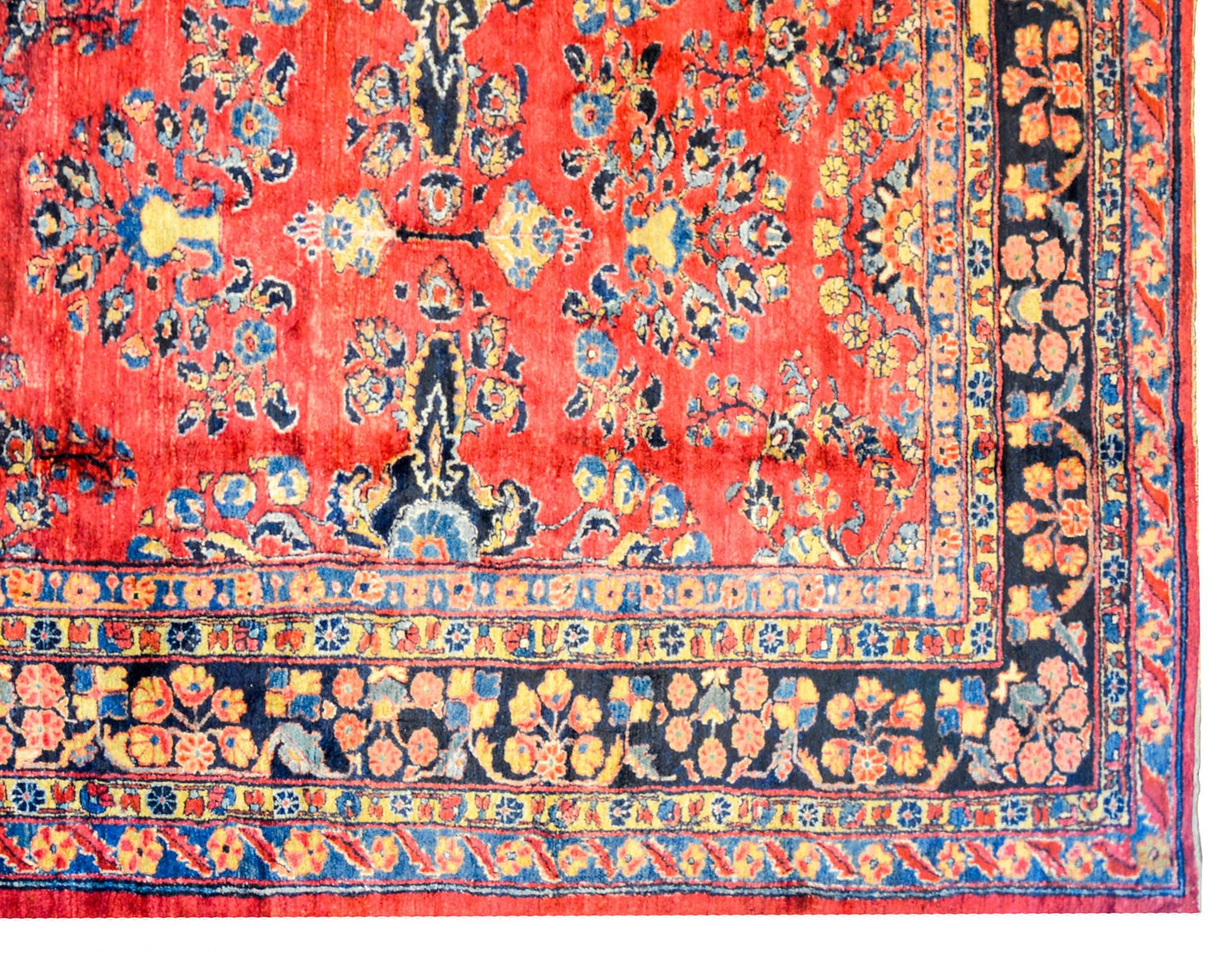 Amazing Early 20th Century Lilihan Rug For Sale