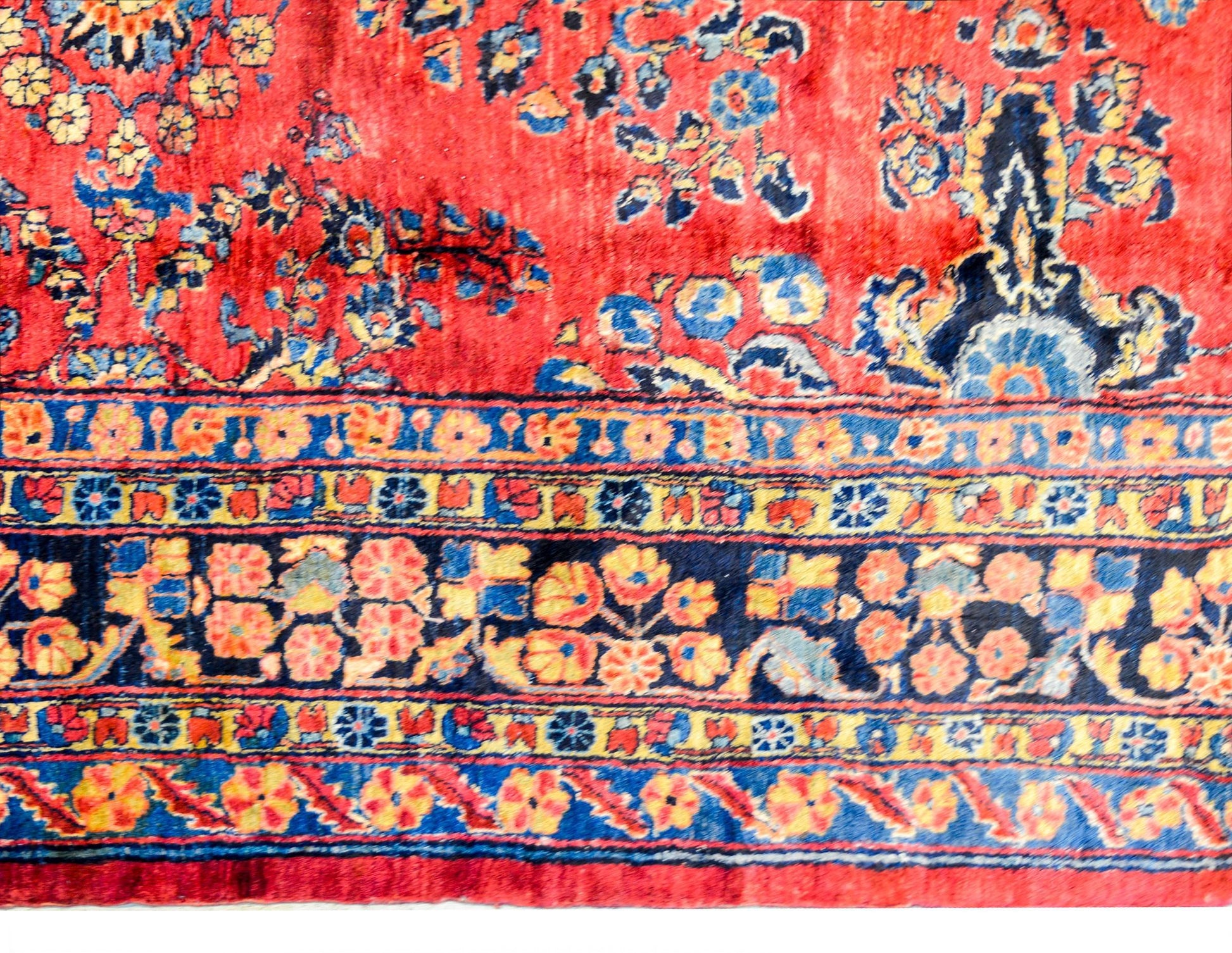 Amazing Early 20th Century Lilihan Rug For Sale