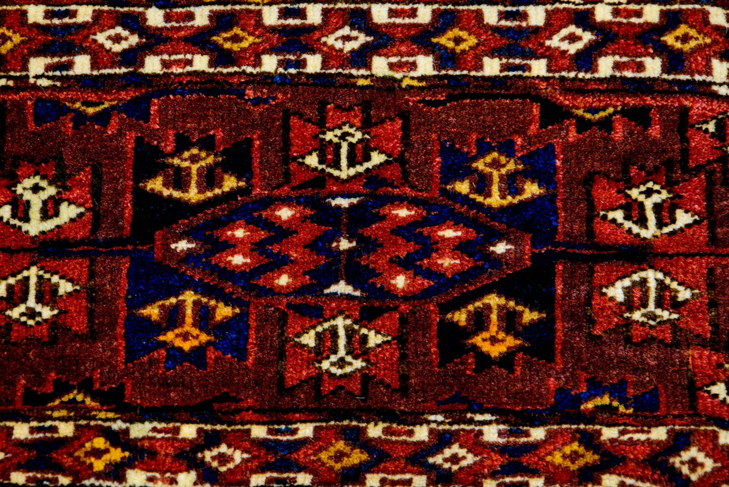 Beautiful 19th Century Yamut Rug For Sale