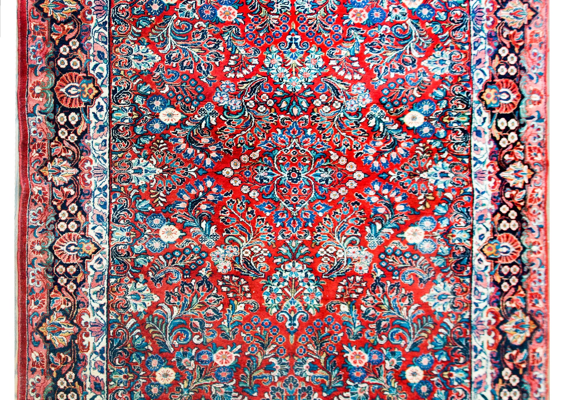 Early 20th Century Persian Sarouk Rug For Sale