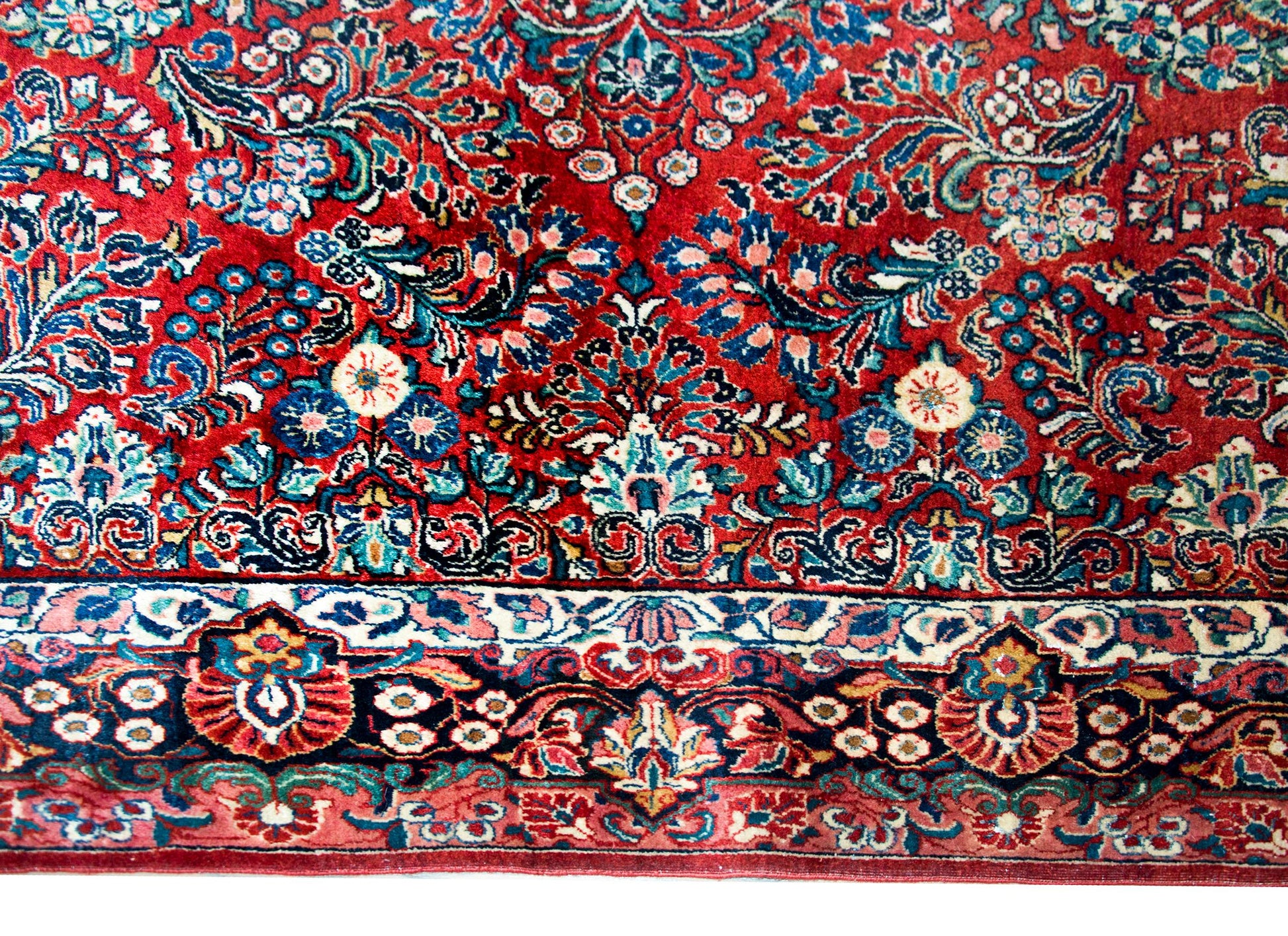 Early 20th Century Persian Sarouk Rug For Sale