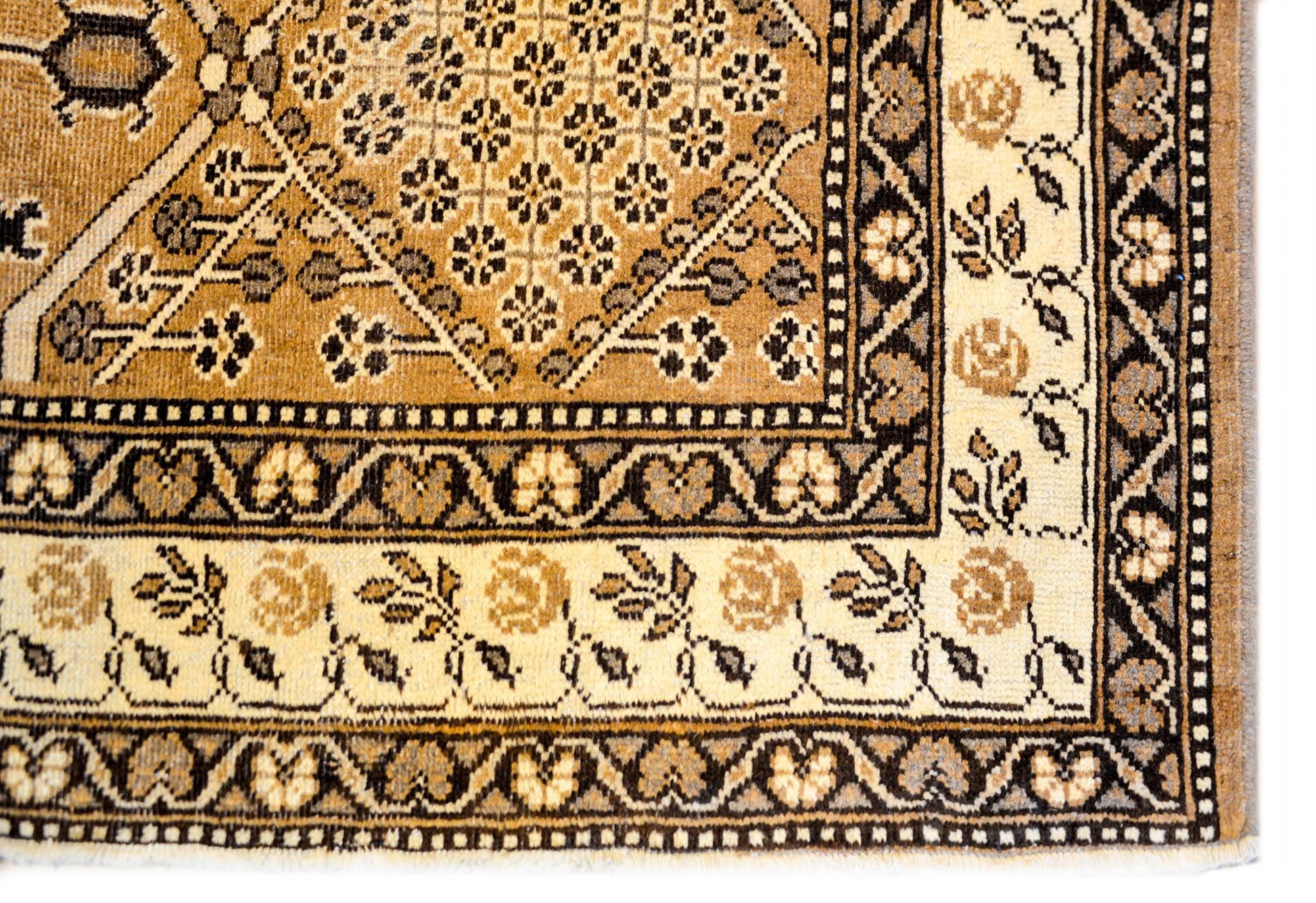 Wonderful Early 20th Century Bakhtiari Rug For Sale