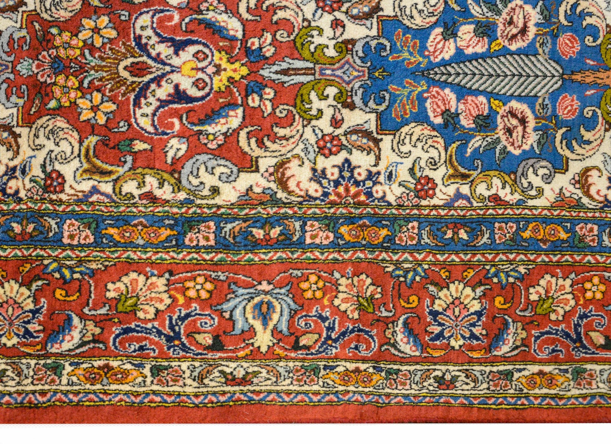 Outstanding Vintage Bakhtiari Rug For Sale