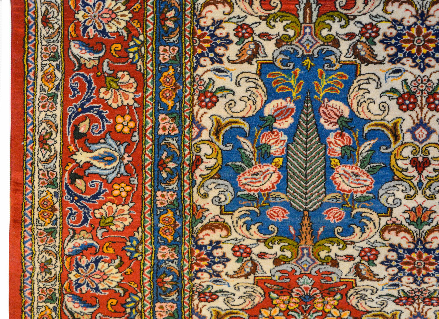 Outstanding Vintage Bakhtiari Rug For Sale