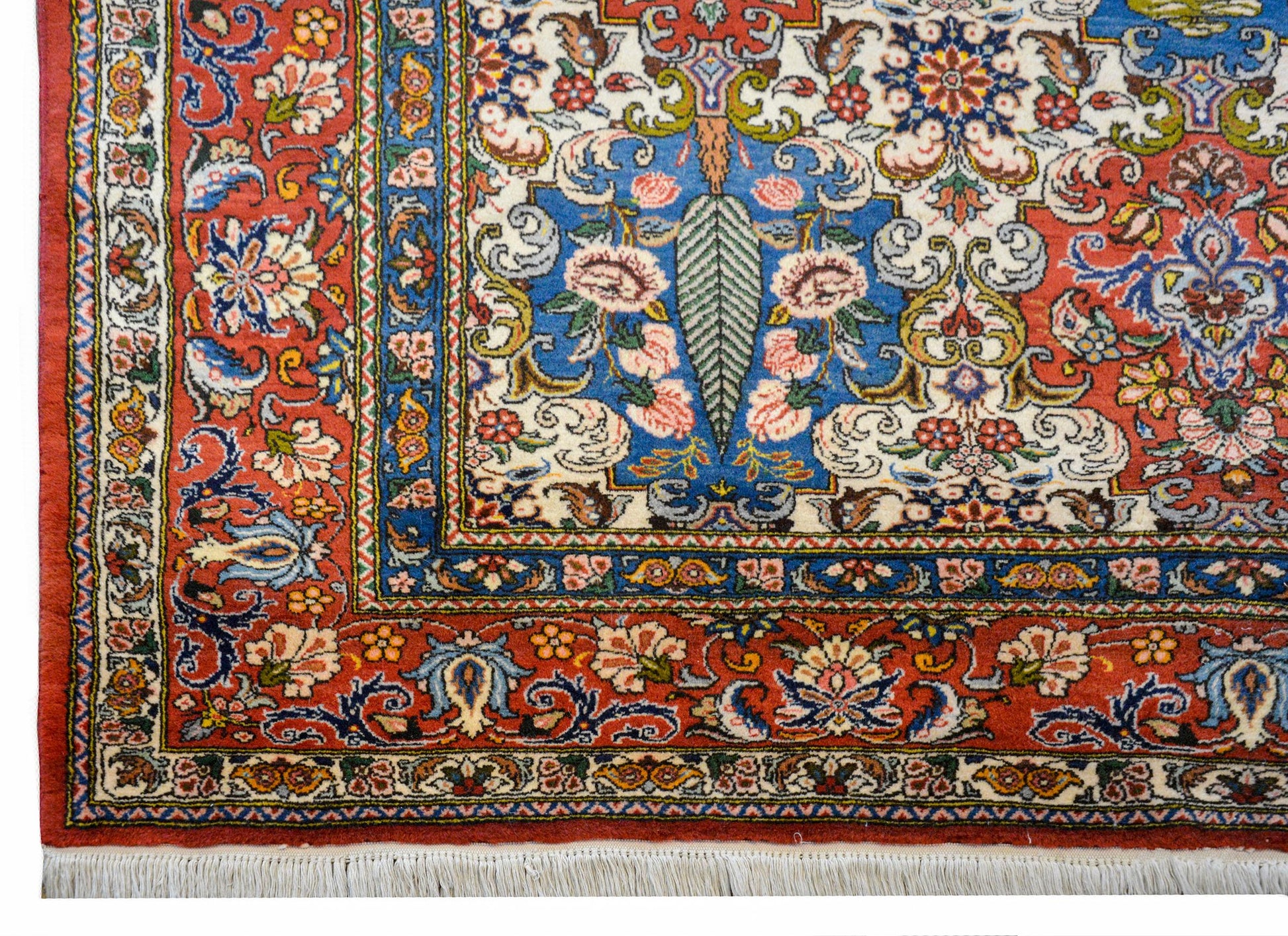Outstanding Vintage Bakhtiari Rug For Sale