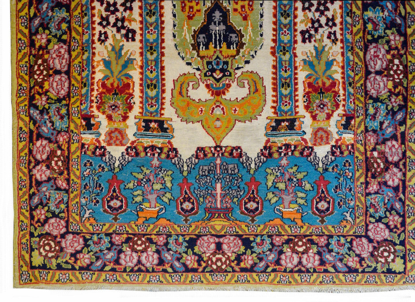 Beautiful Isfahan Prayer Rug For Sale