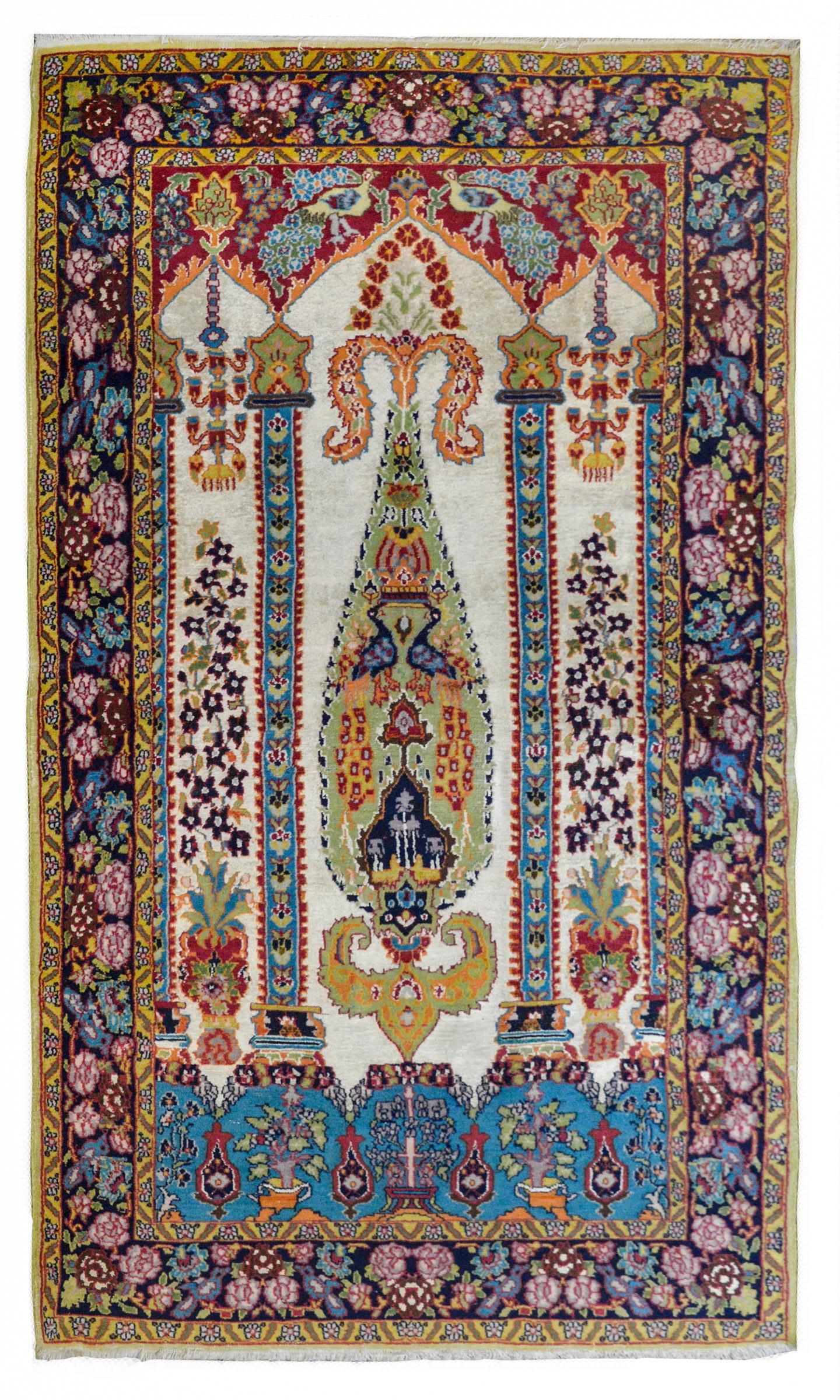 Beautiful Isfahan Prayer Rug For Sale