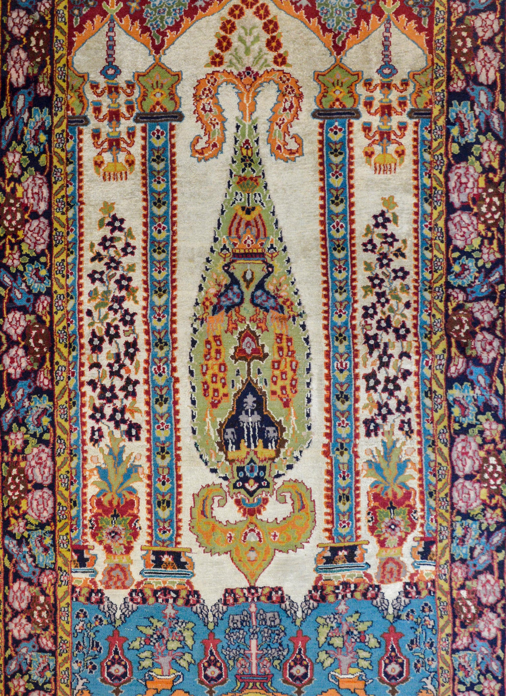 Beautiful Isfahan Prayer Rug For Sale