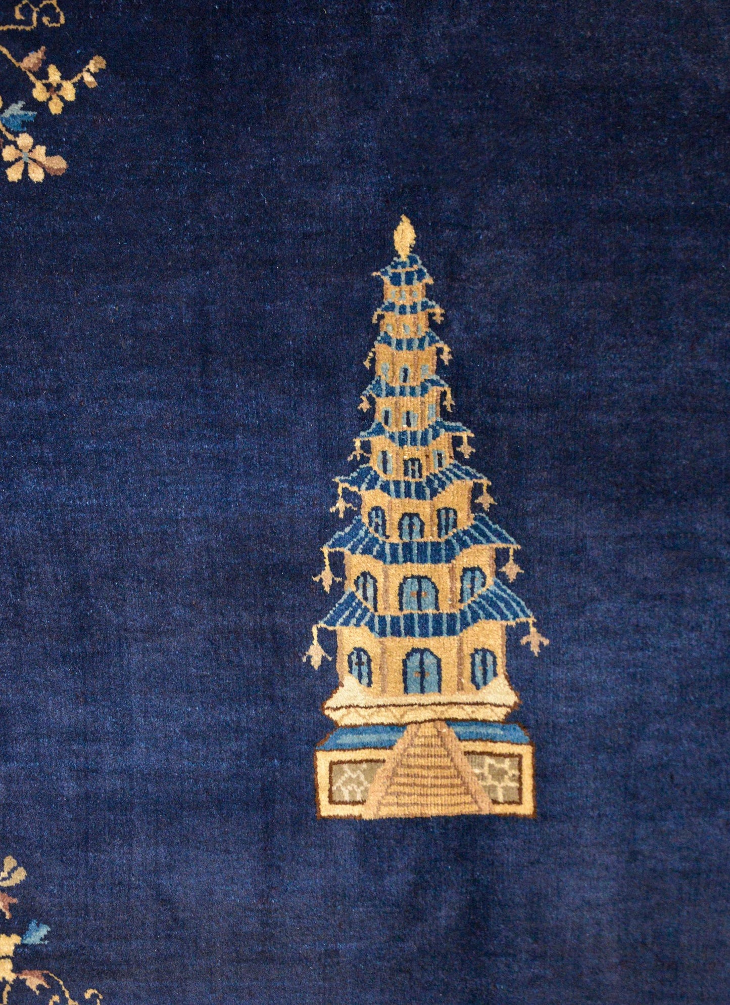 Outstanding Early 20th Century Chinese Art Deco Rug For Sale