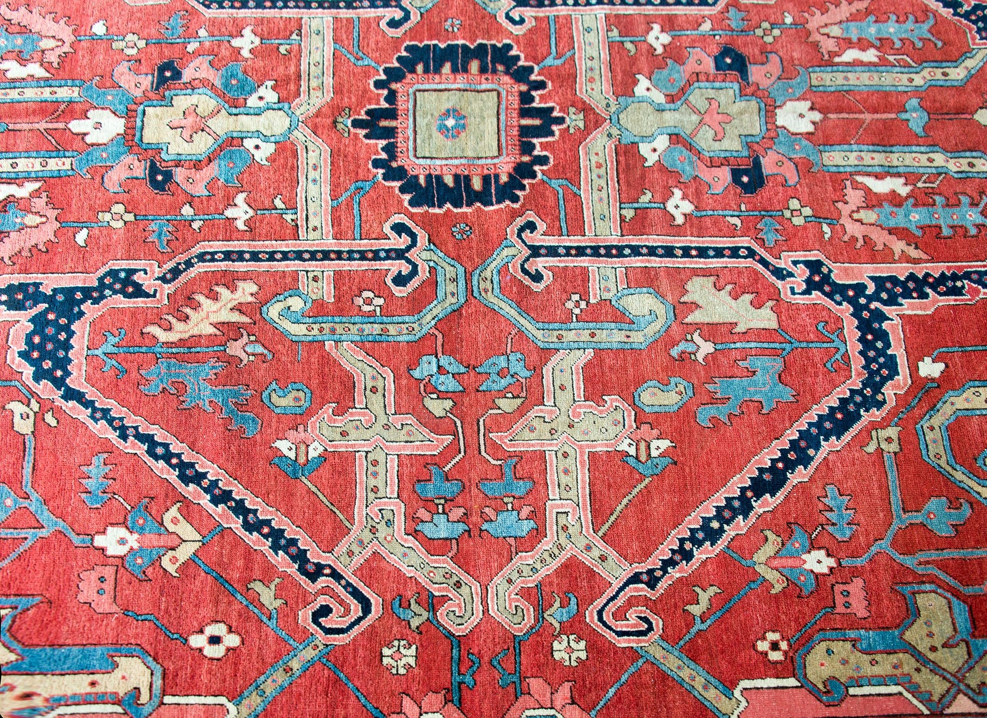 Late 19th Century Persian Serapi Rug For Sale