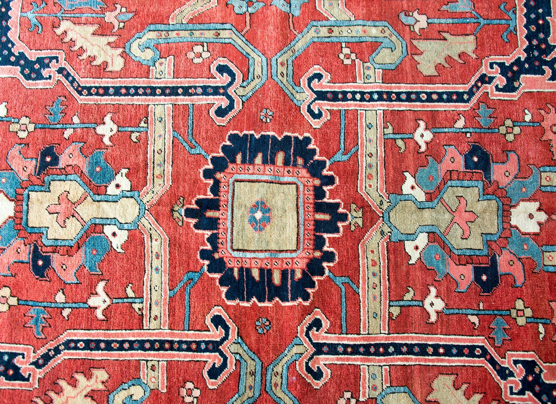 Late 19th Century Persian Serapi Rug For Sale