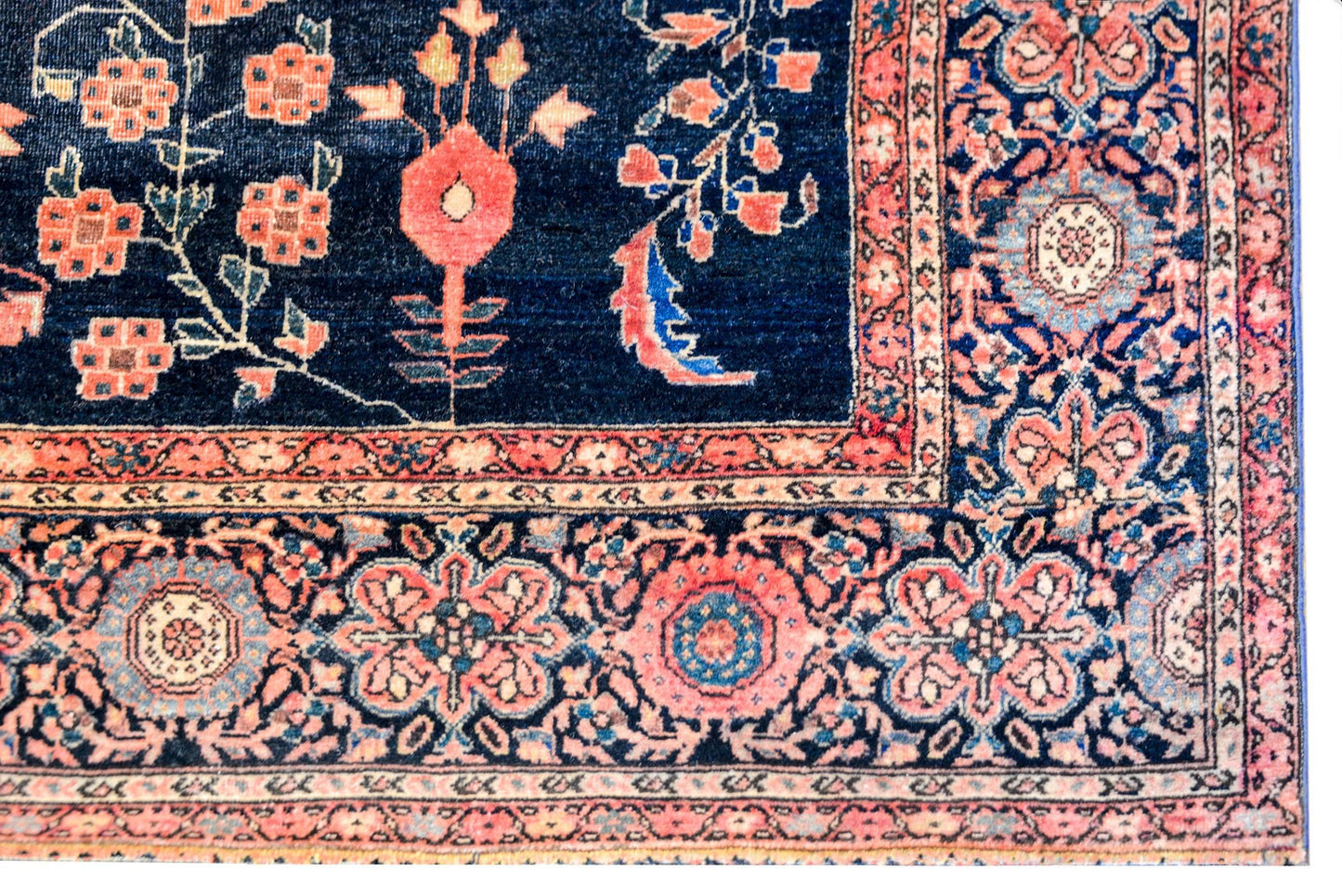 Exceptional Early 20th Century Sarouk Farahan Rug For Sale