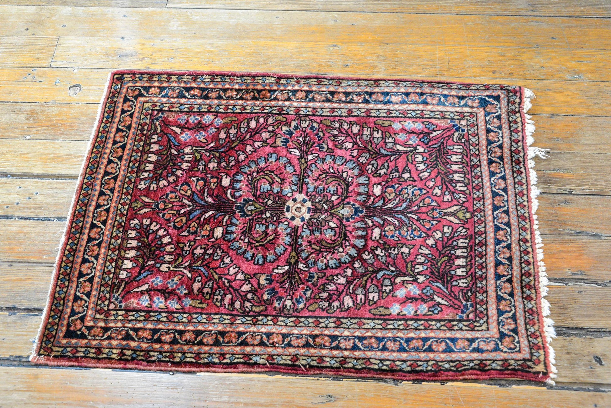 Petite Early 20th Century Sarouk Rug For Sale