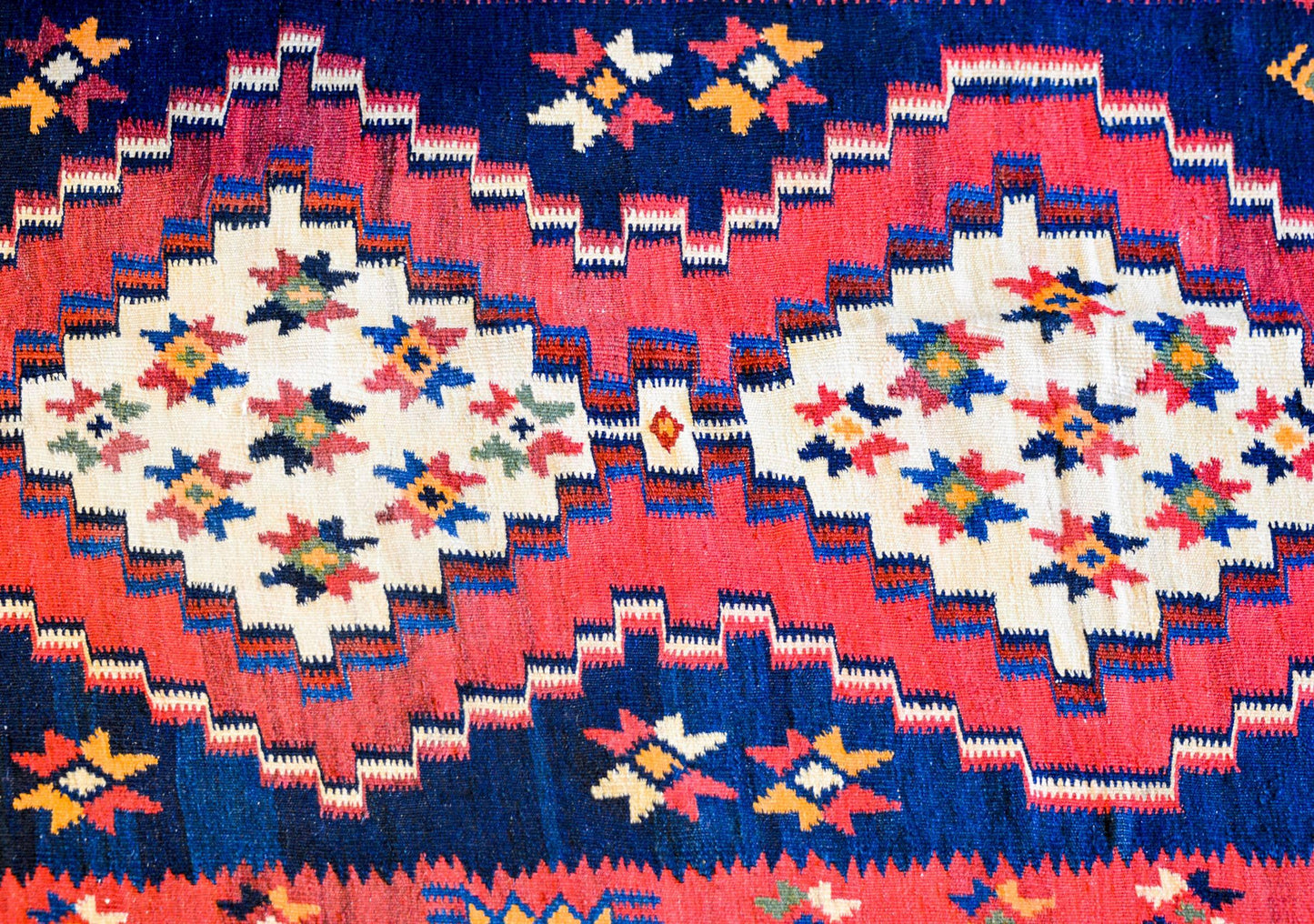 Exceptional Late 20th Century Saveh Kilim Rug For Sale
