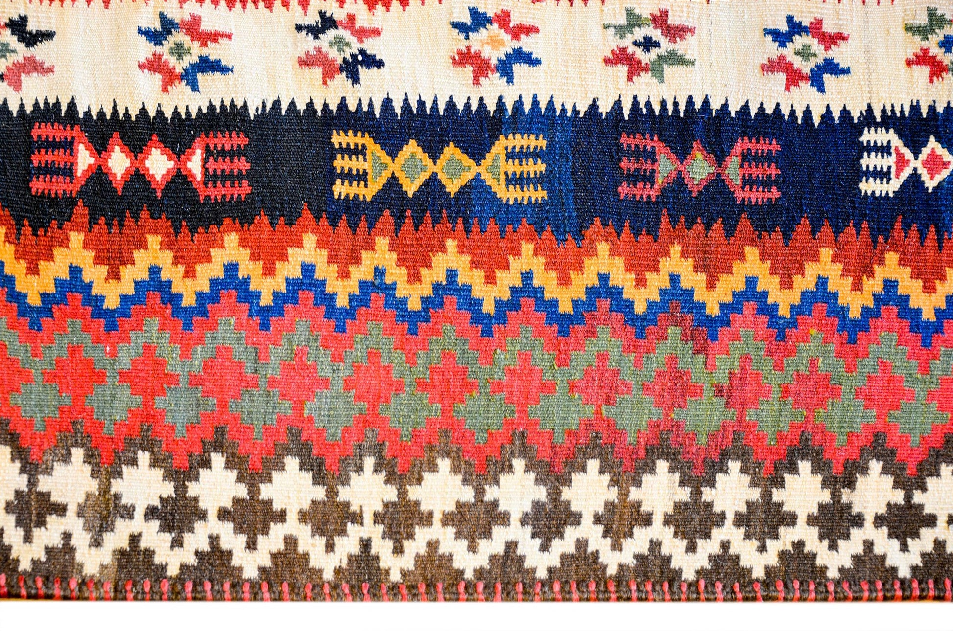 Exceptional Late 20th Century Saveh Kilim Rug For Sale